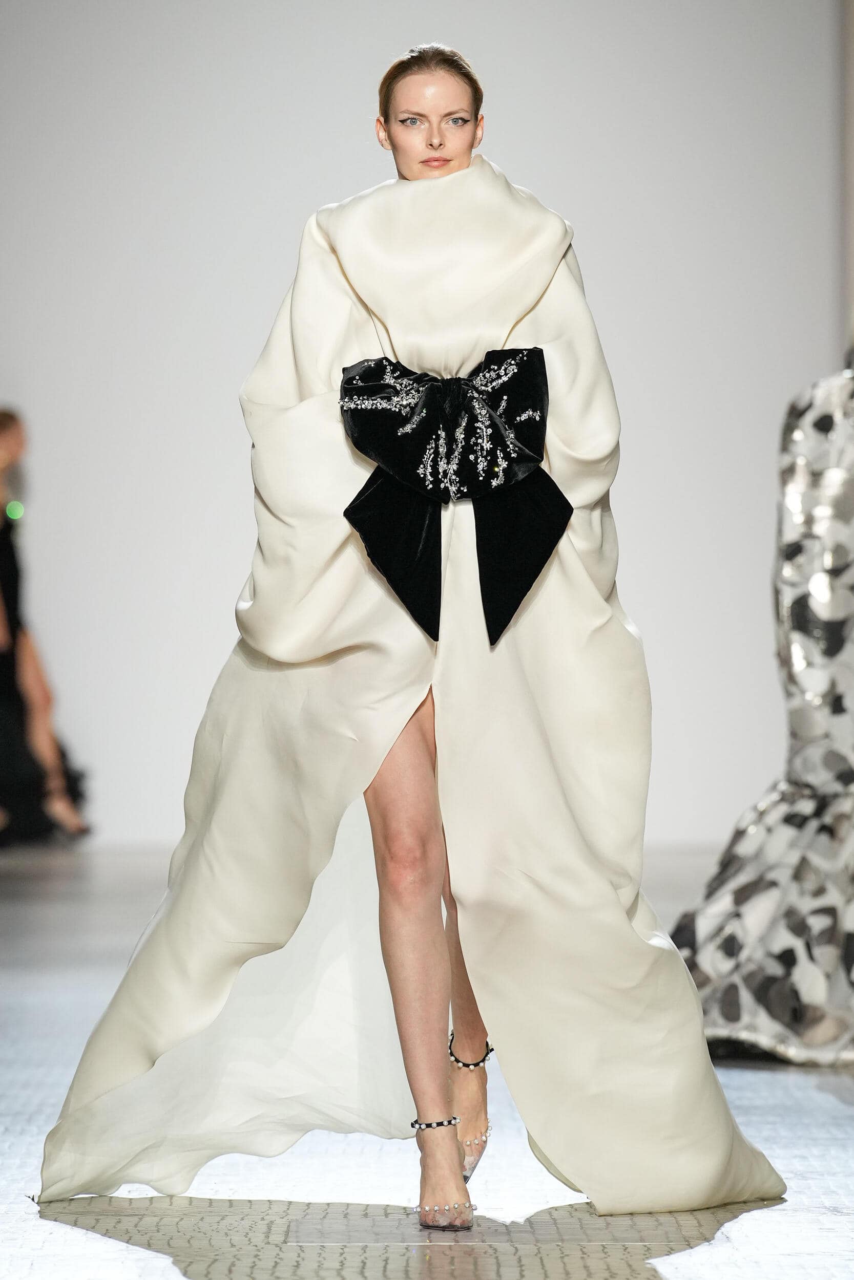 Celia Kritharioti Fall 2023 Couture Fashion Show