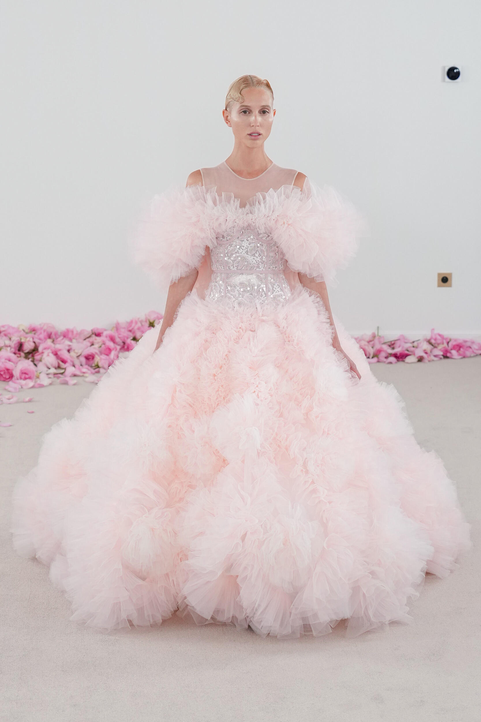 Giambattista Valli Fall 2023 Couture Fashion Show