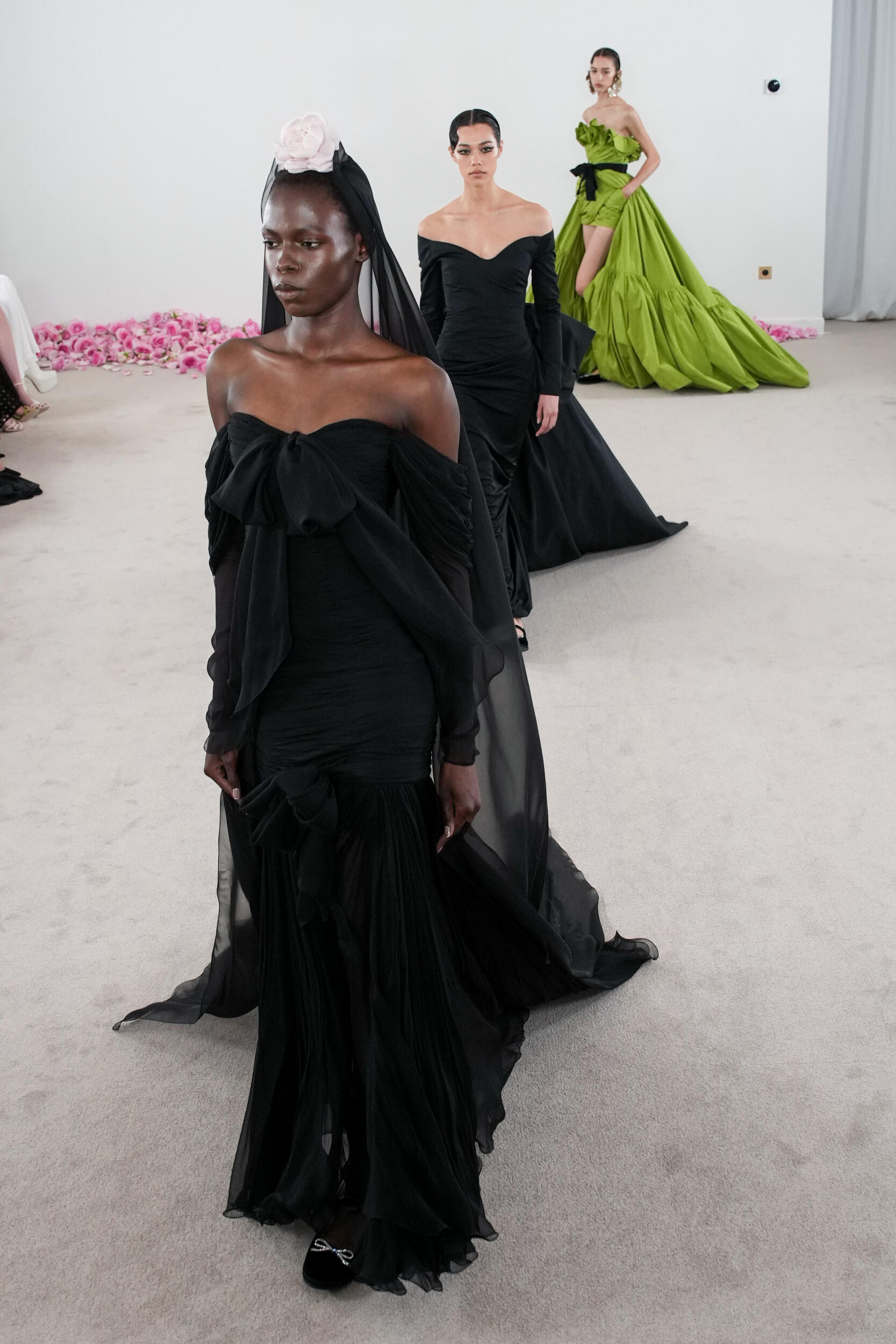 Giambattista Valli Fall 2023 Couture Fashion Show