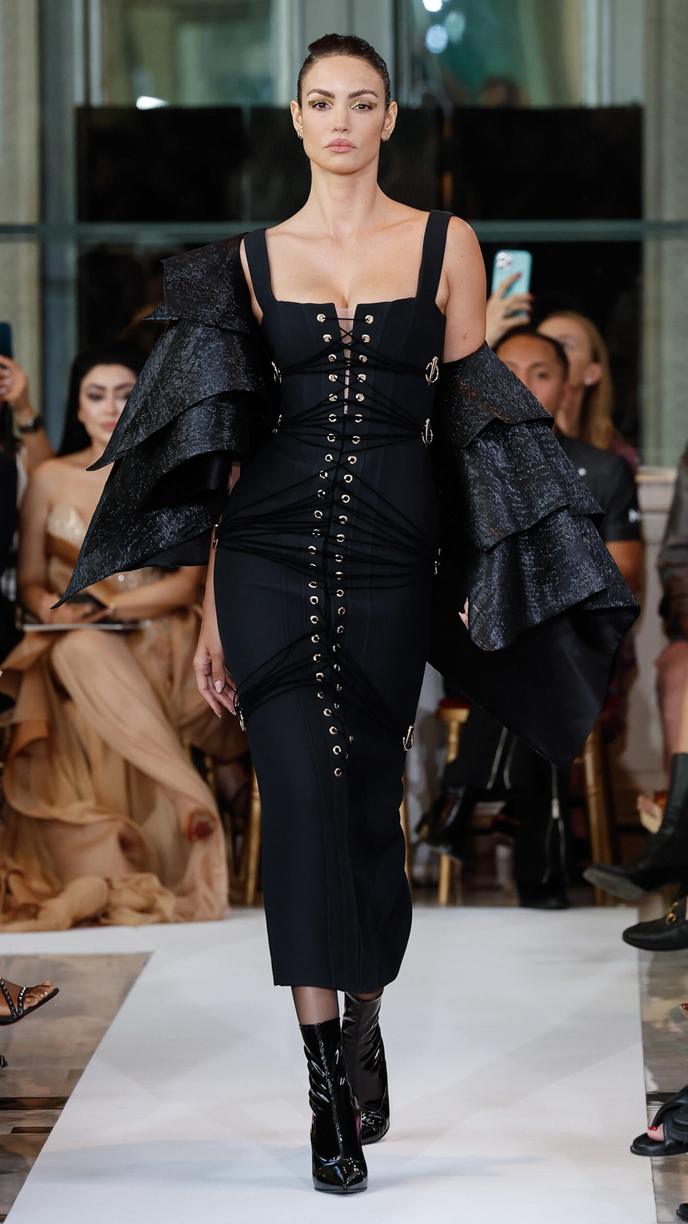 Fovari Fall 2023 Couture Fashion Show | The Impression