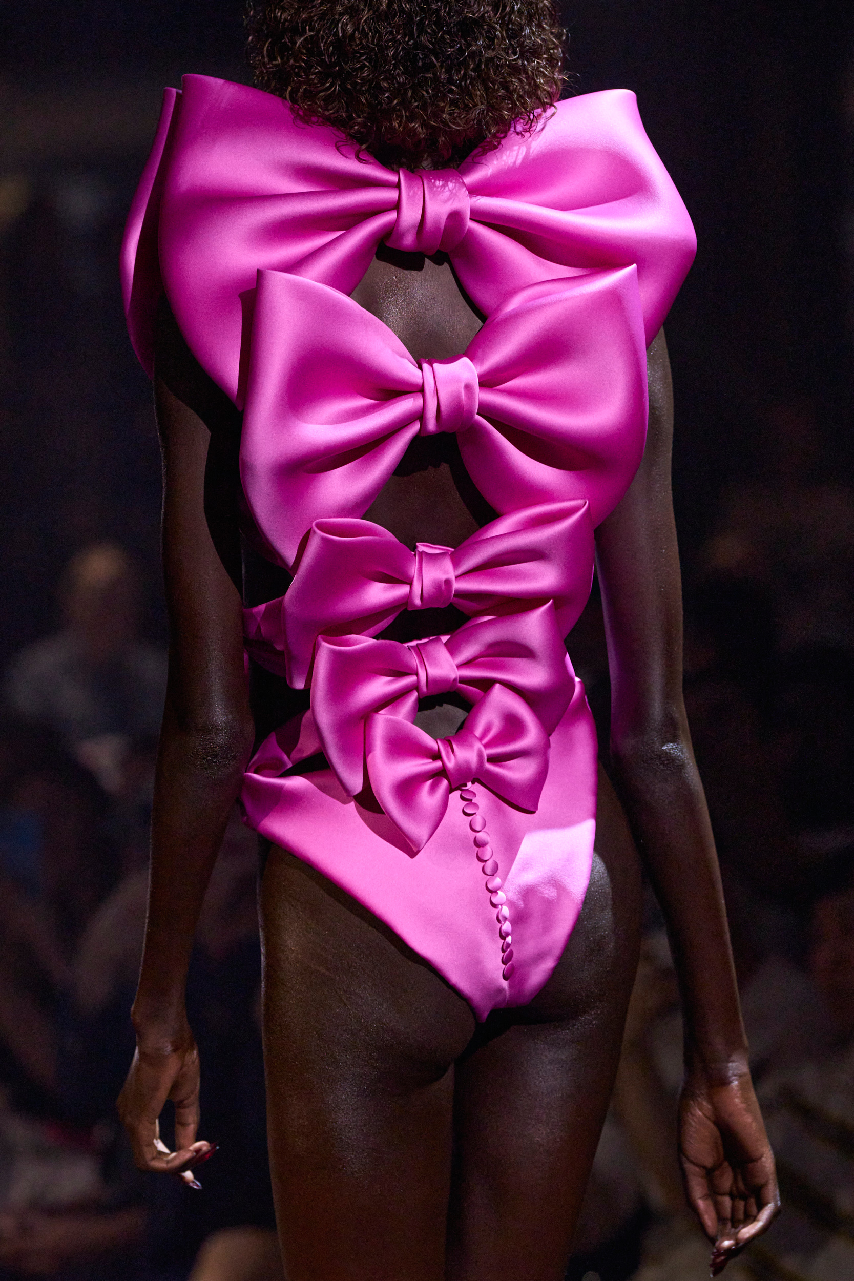 Viktor & Rolf Full Fall 2023 Couture Fashion Show Details