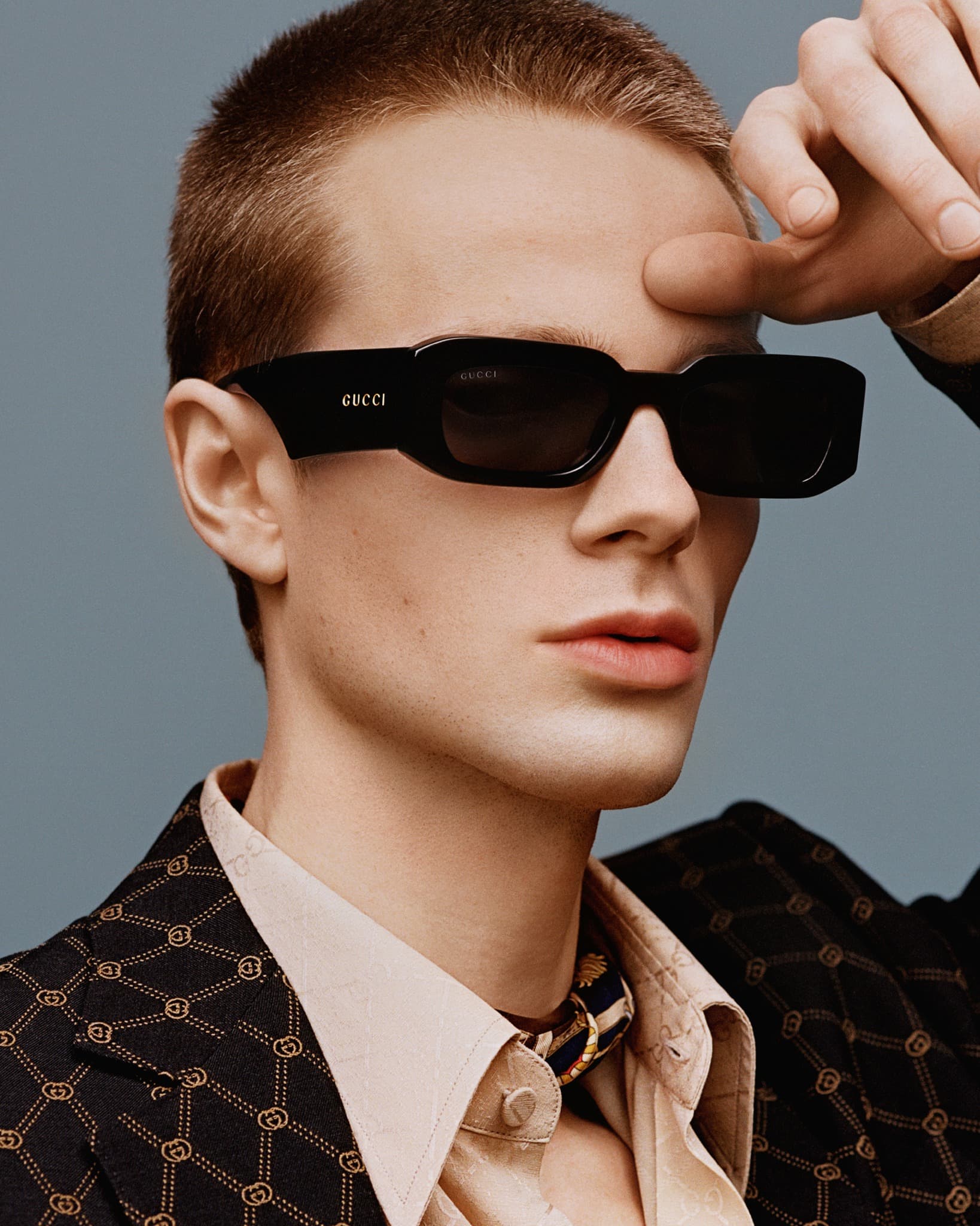 Rectangular sunglasses in black - Gucci | Mytheresa