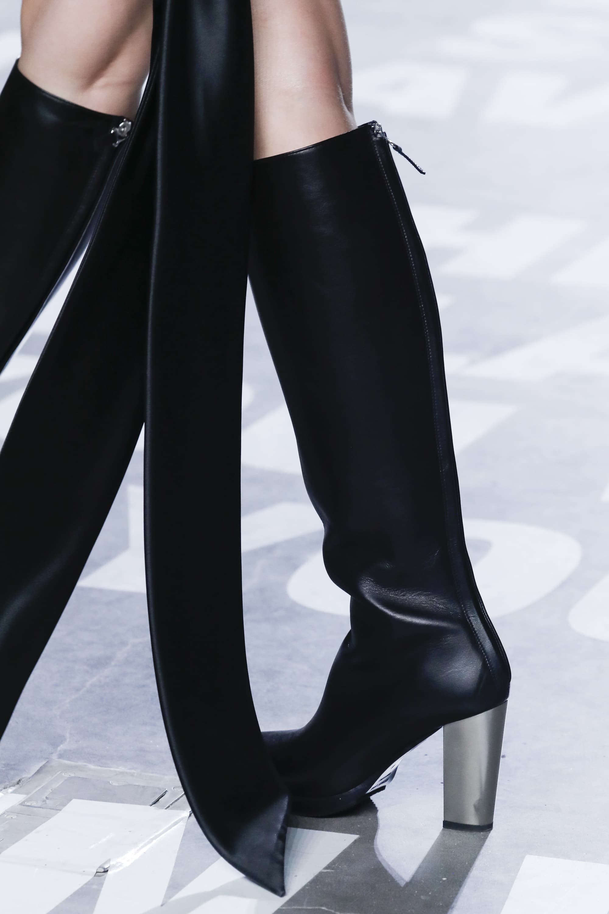 Helmut Lang Spring 2024 Fashion Show Details | The Impression