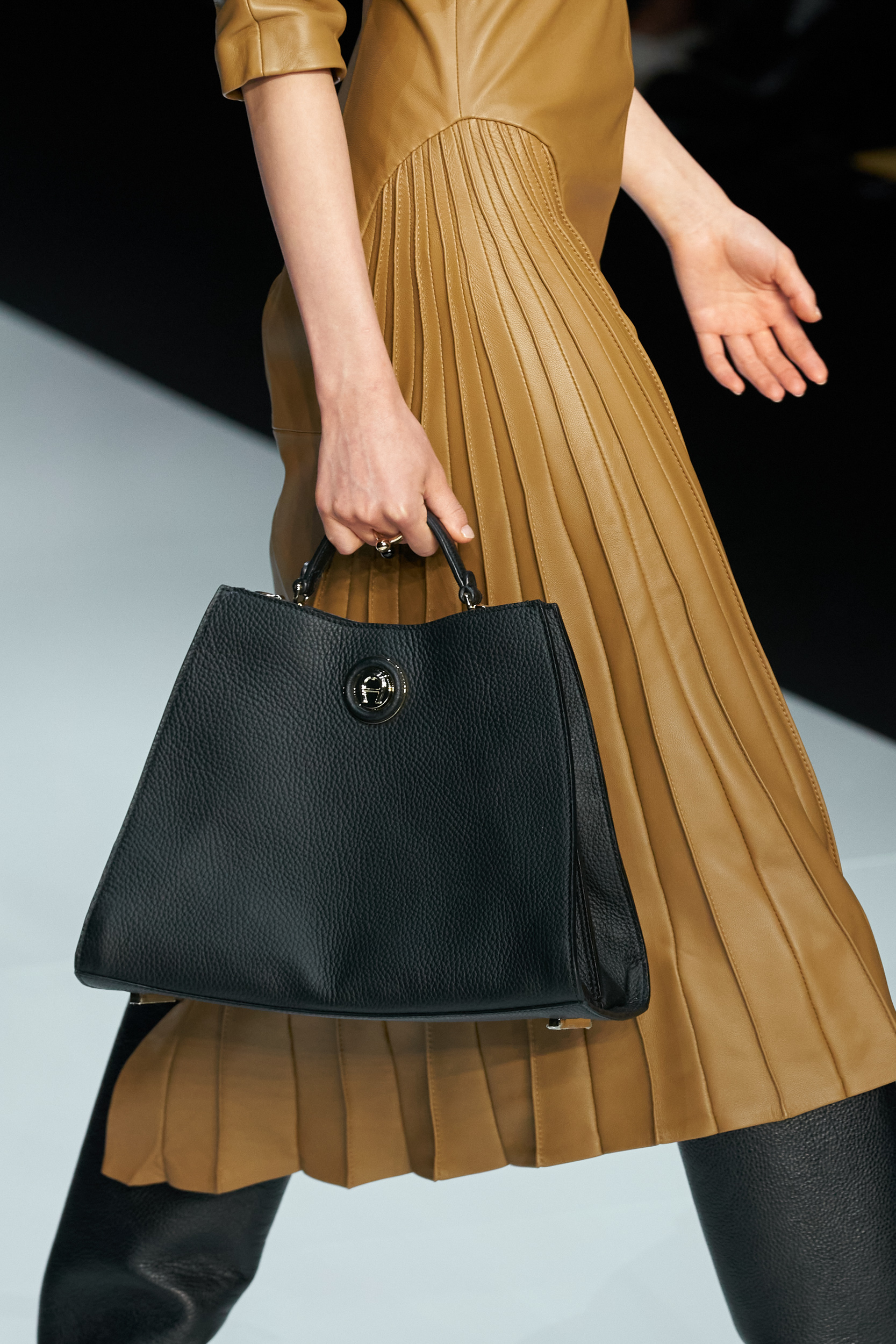 Aigner Spring 2024 Fashion Show Details