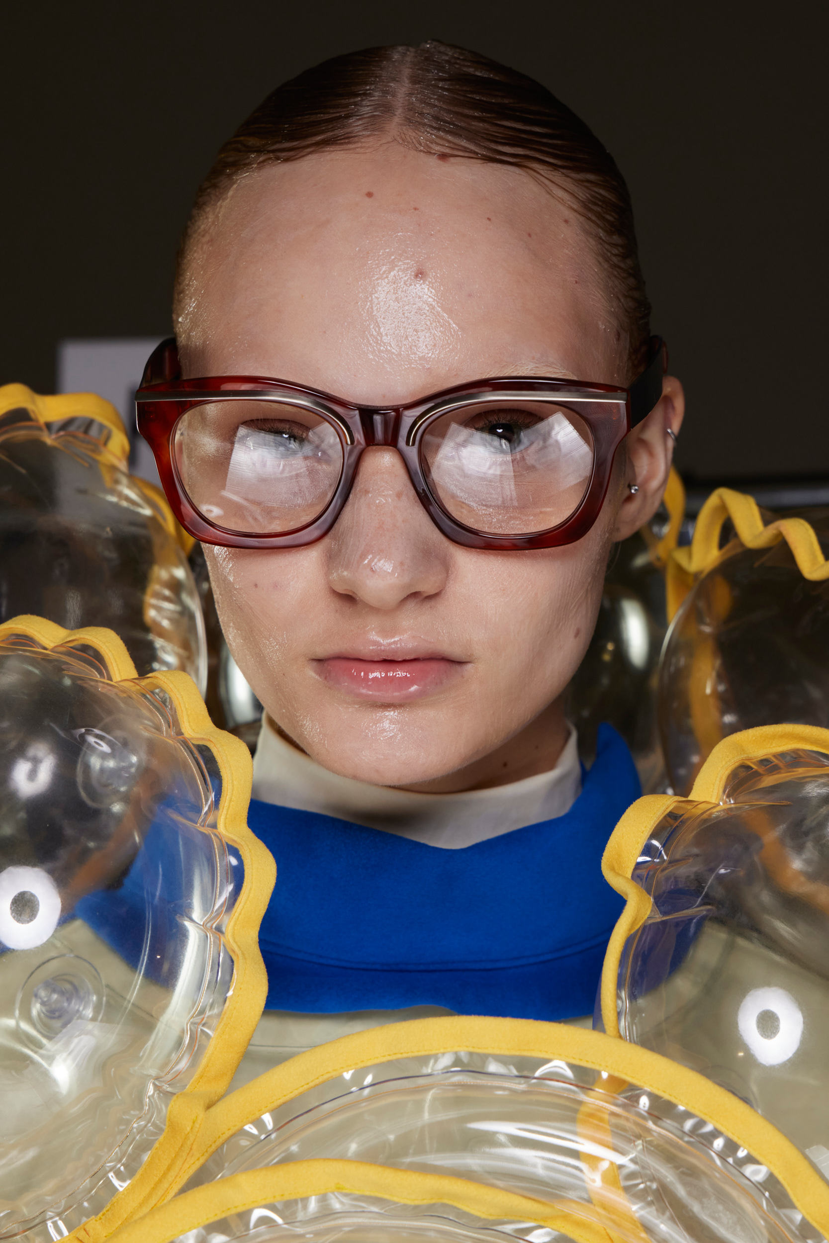 Anrealage Spring 2024 Fashion Show Backstage