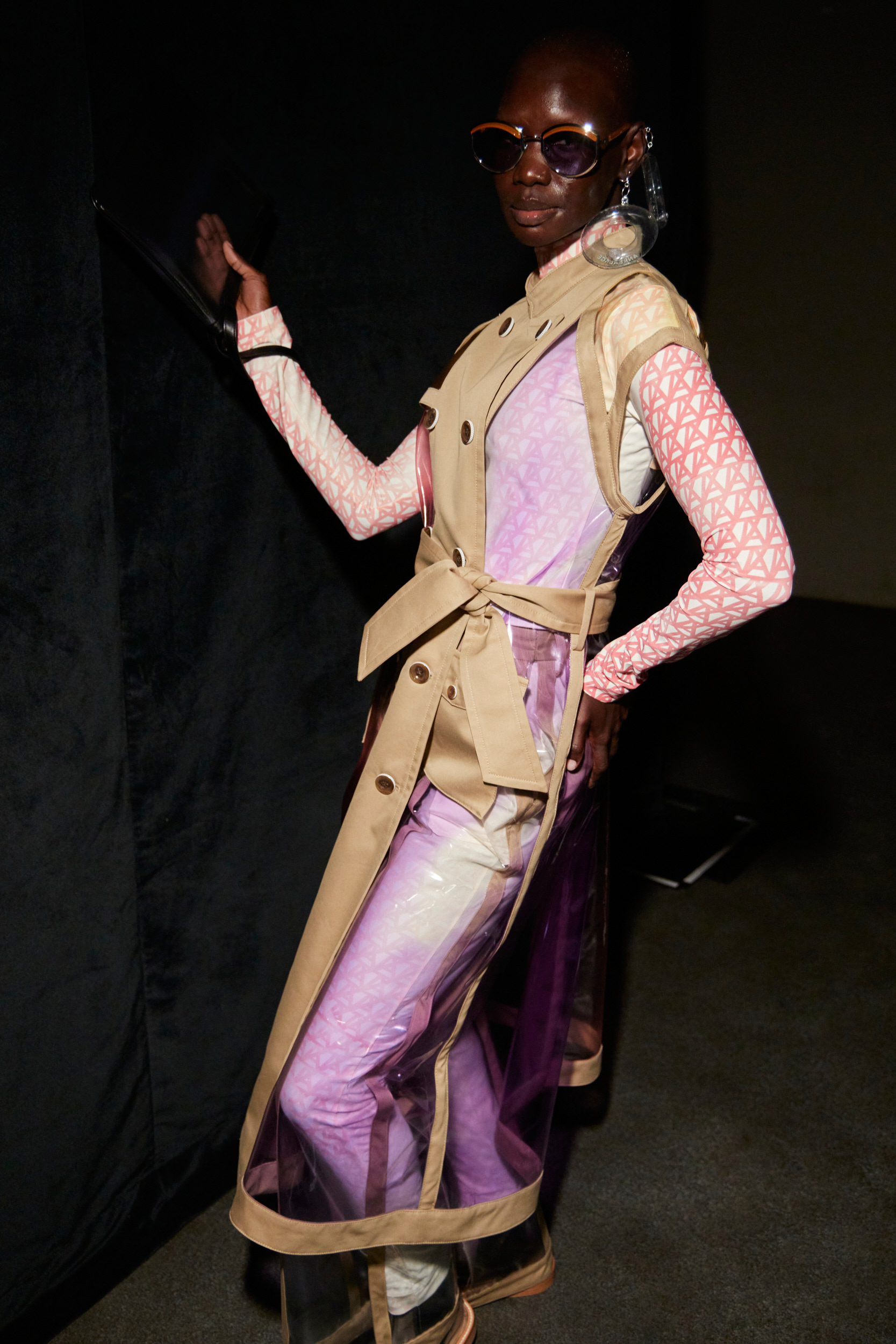 Anrealage Spring 2024 Fashion Show Backstage