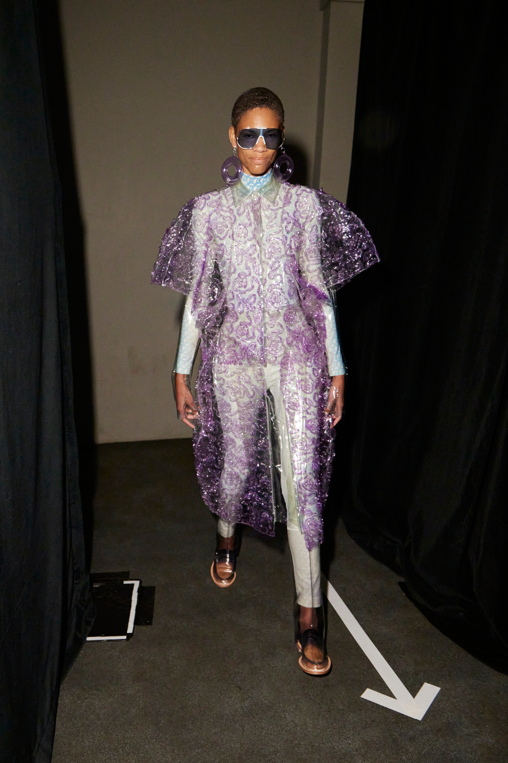 Anrealage Spring 2024 Fashion Show Backstage