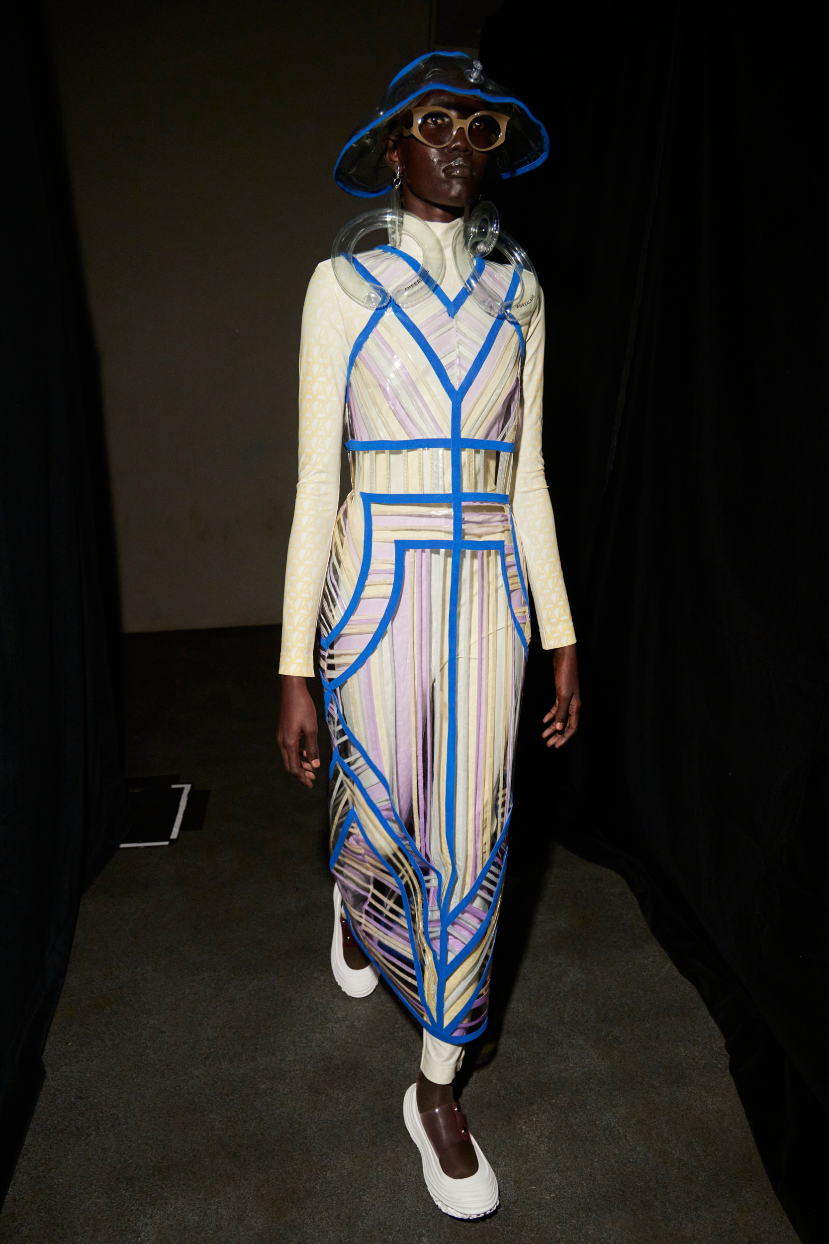 Anrealage Spring 2024 Fashion Show Backstage