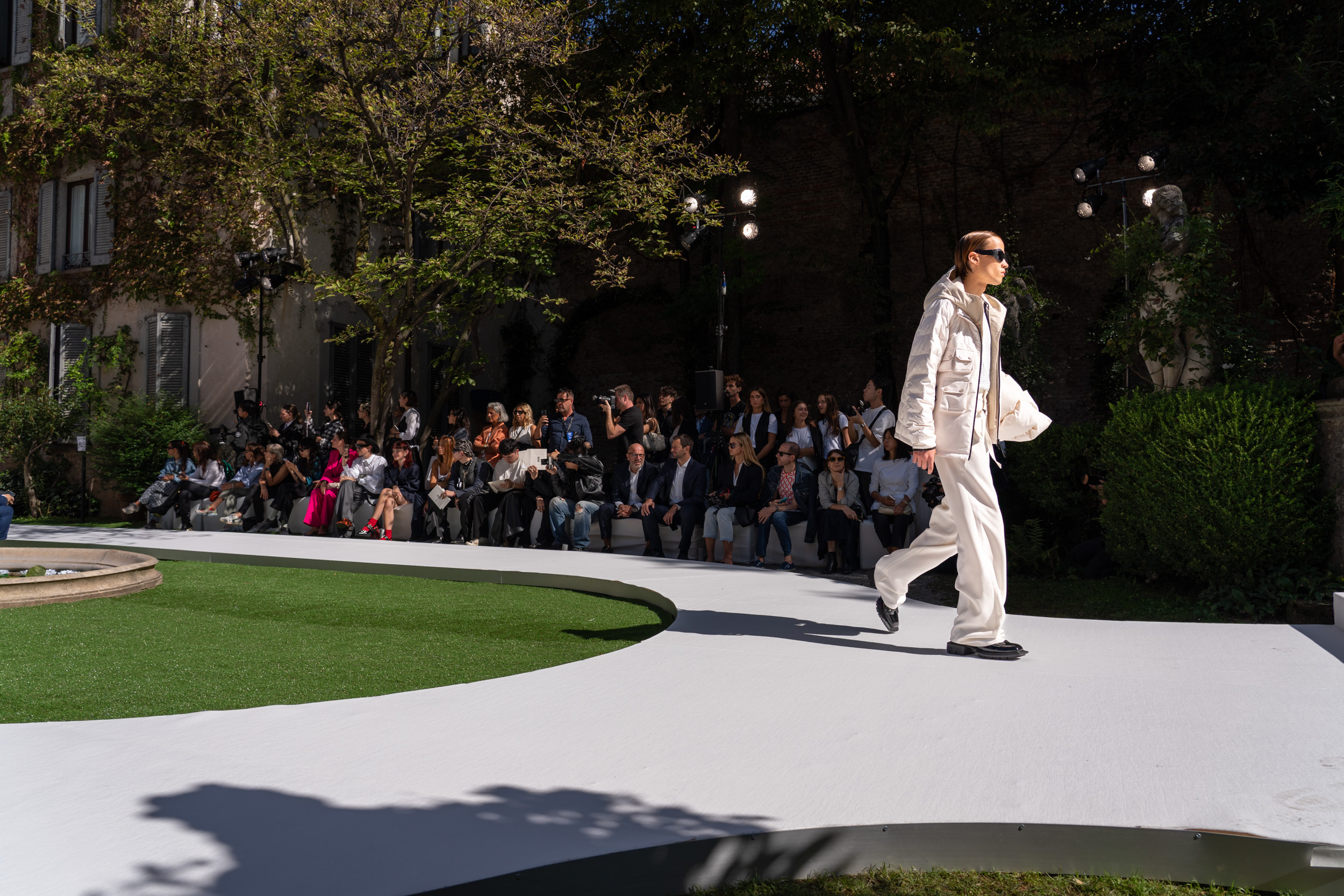 Bosideng Spring 2024 Fashion Show Atmosphere