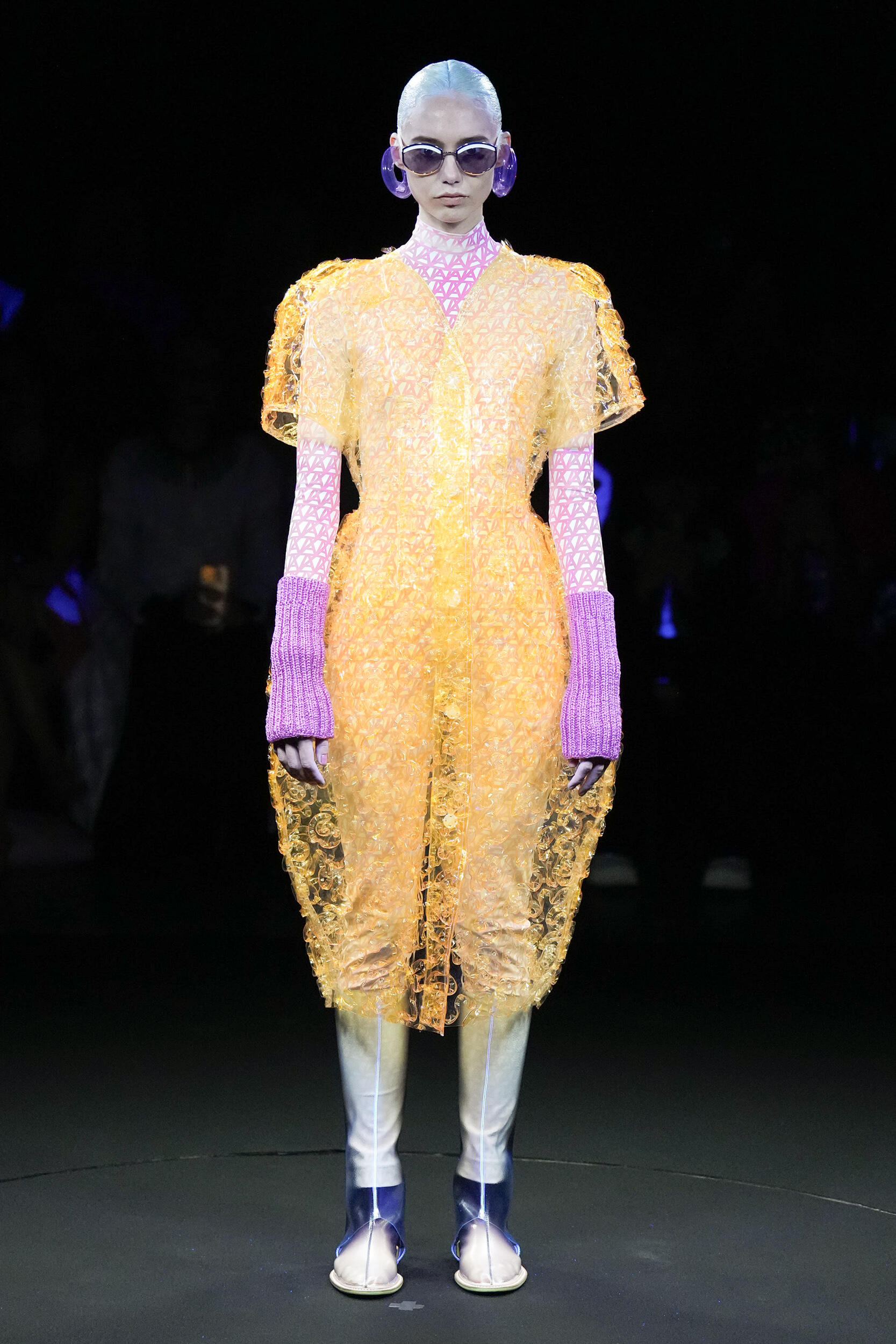 Anrealage Spring 2024 Fashion Show
