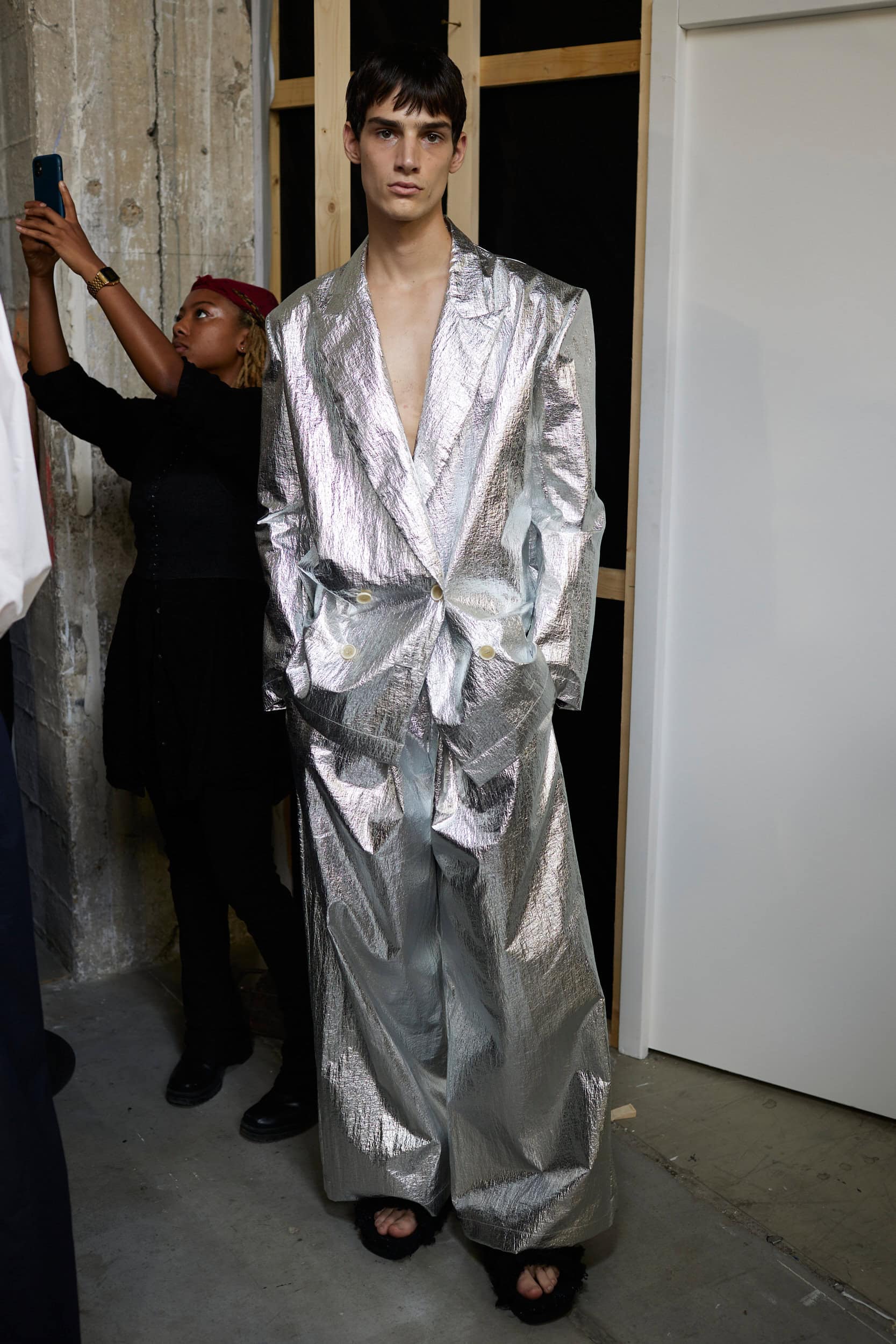 Dawei Studio Spring 2024 Fashion Show Backstage