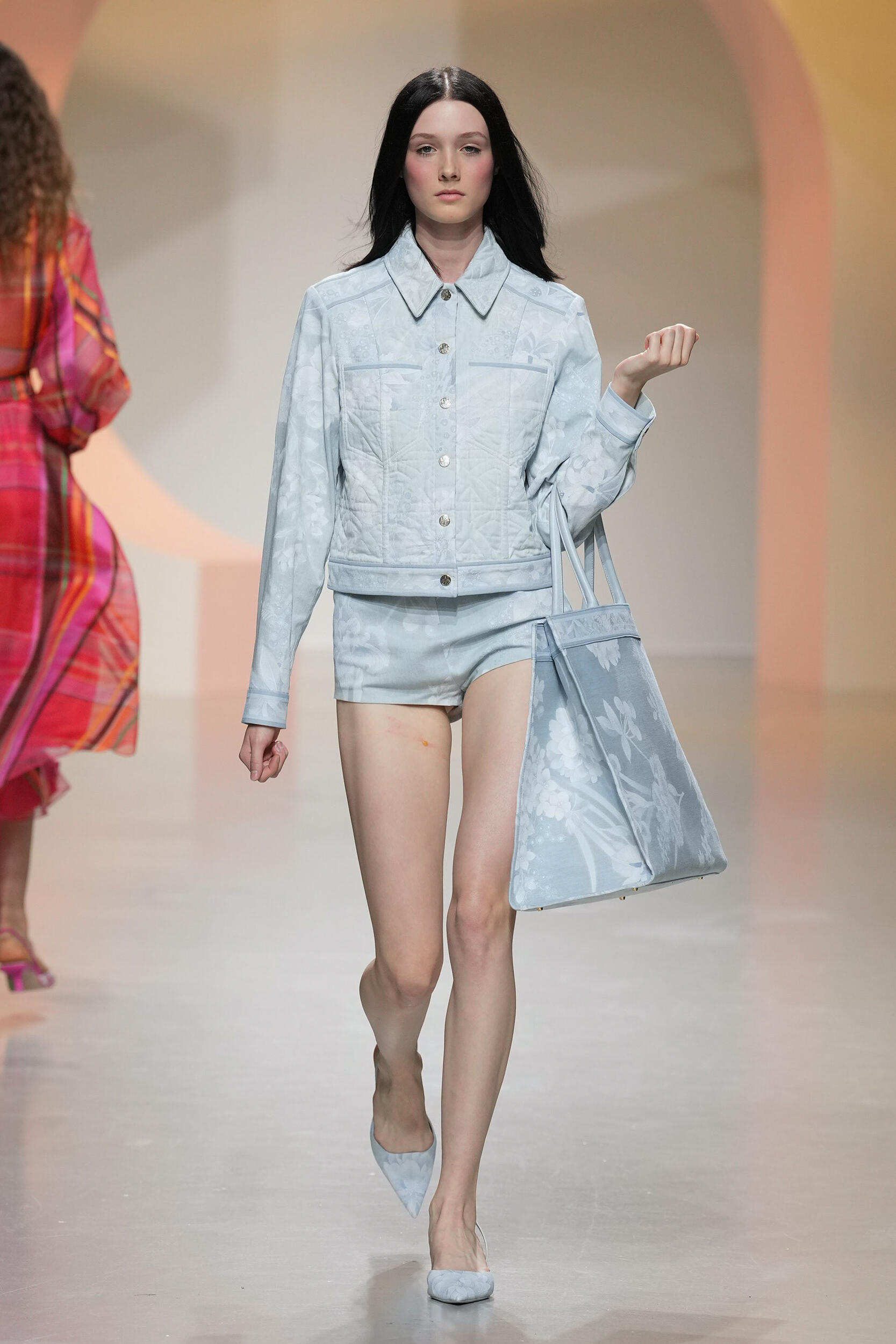 Leonard Paris Spring 2024 Fashion Show