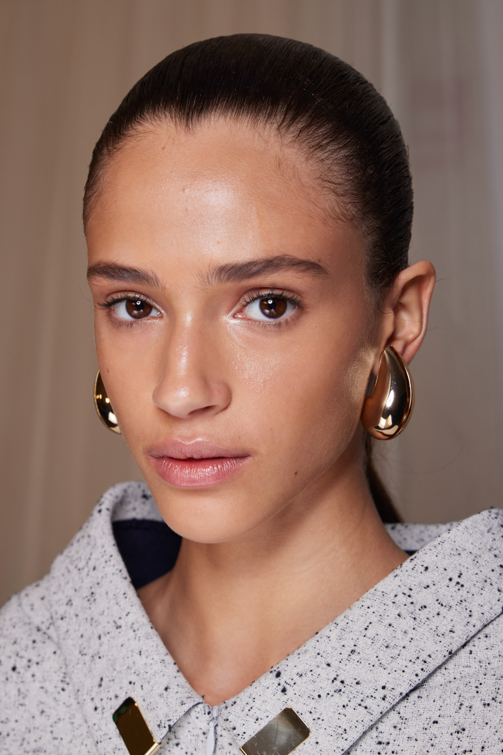 Tory Burch Spring 2024 Fashion Show Backstage