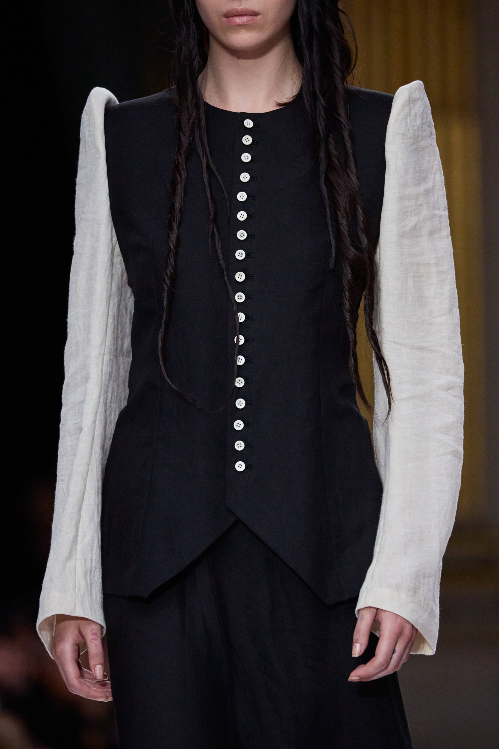 Yohji Yamamoto Spring 2024 Fashion Show Details
