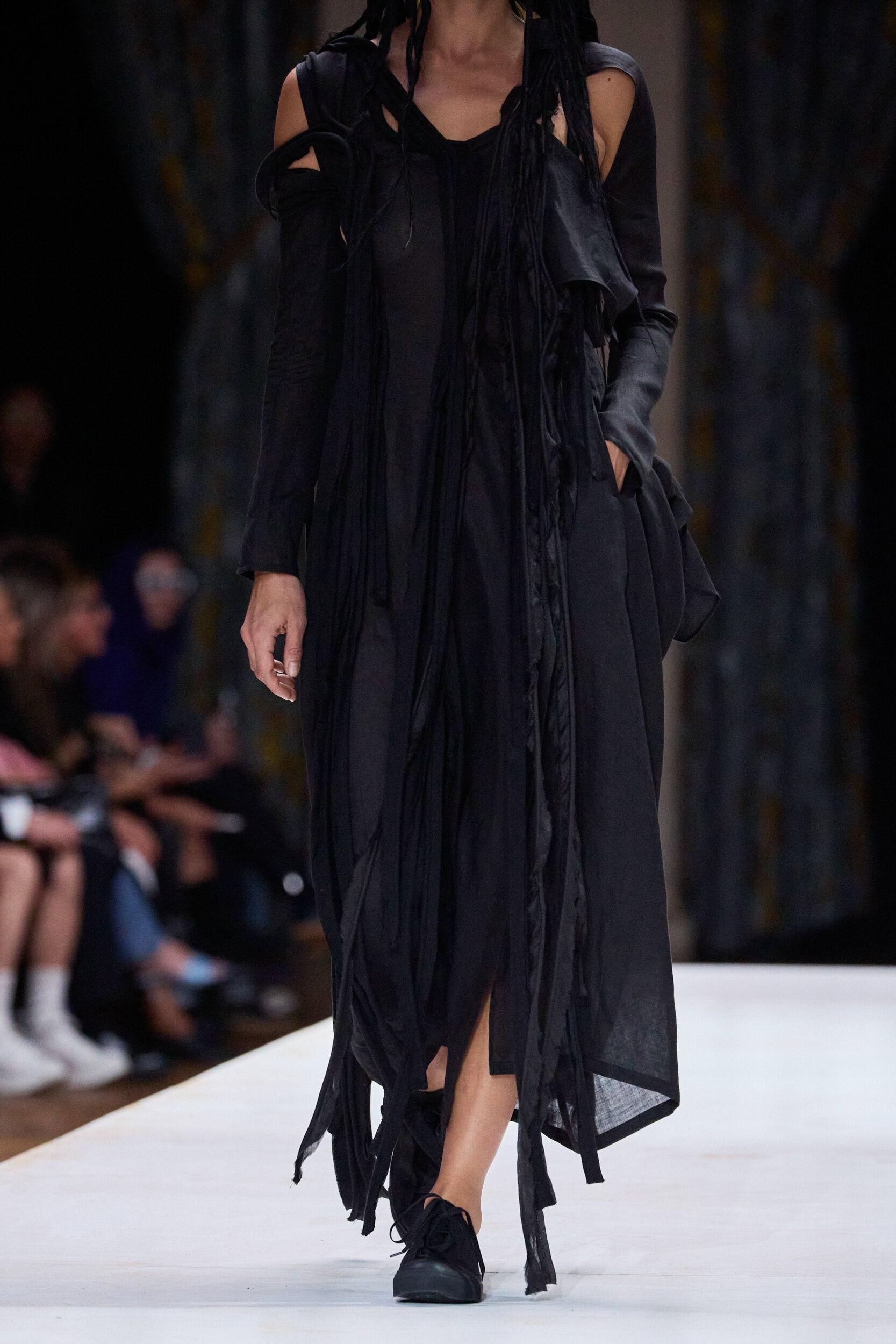 Yohji Yamamoto Spring 2024 Fashion Show Details
