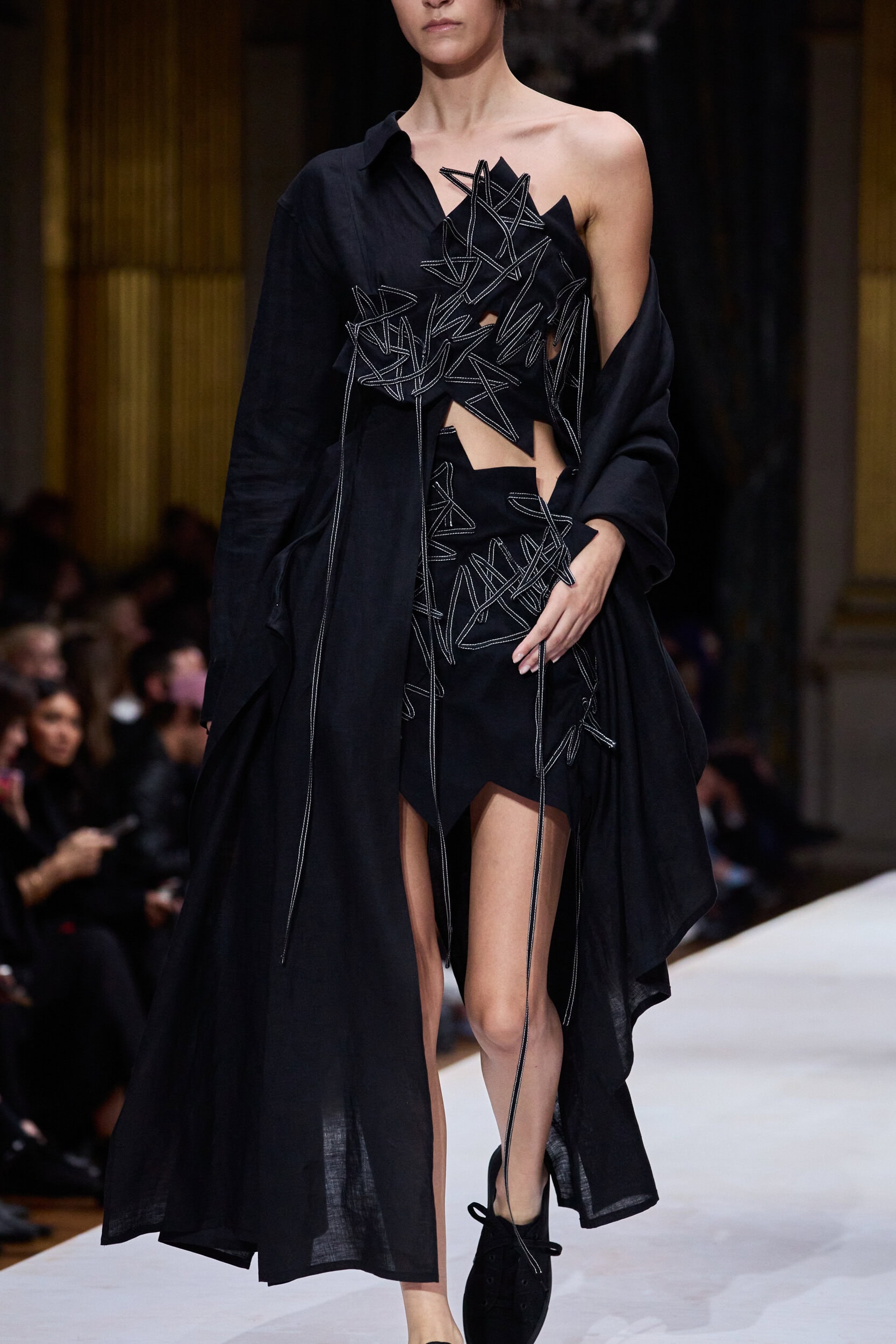 Yohji Yamamoto Spring 2024 Fashion Show Details