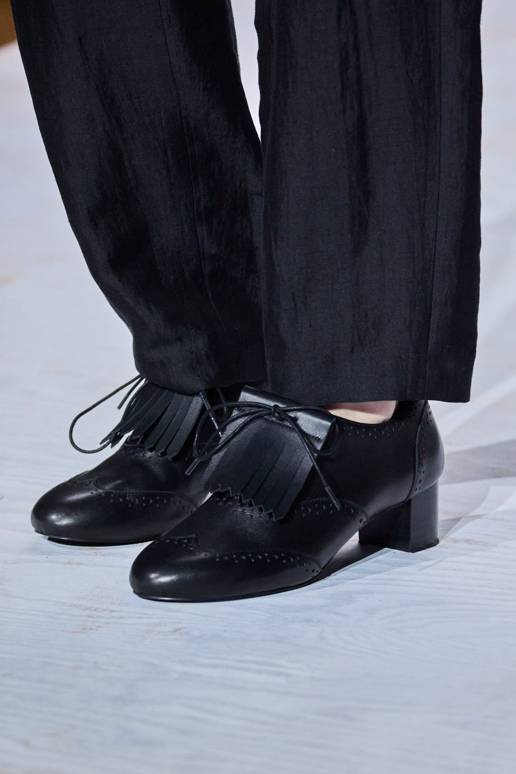 Yohji Yamamoto Spring 2024 Fashion Show Details
