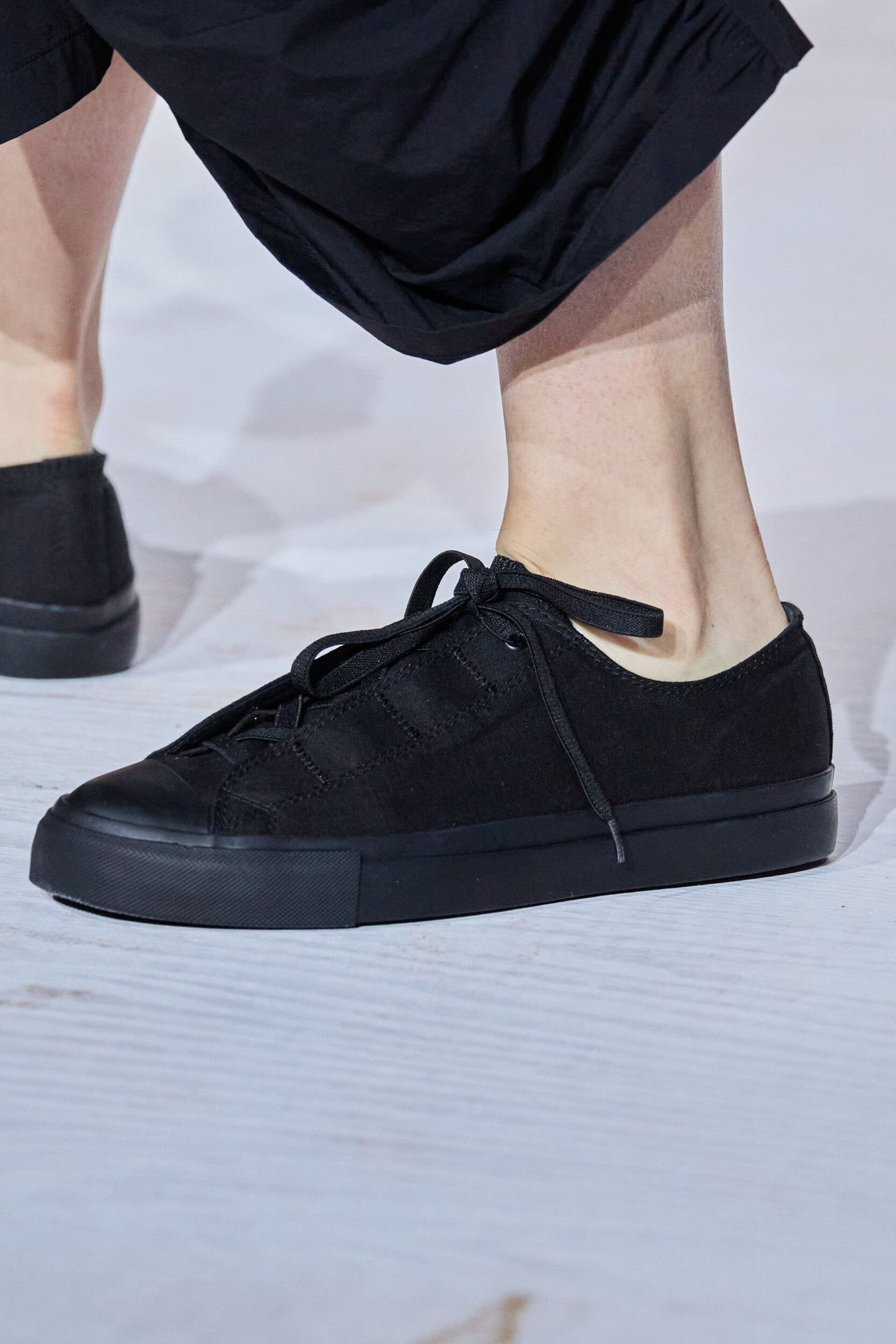 Yohji Yamamoto Spring 2024 Fashion Show Details
