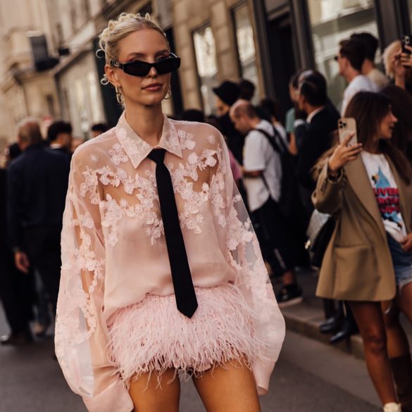 Paris Fashion Street Style Spring 2022 Fashion Show | The Impression