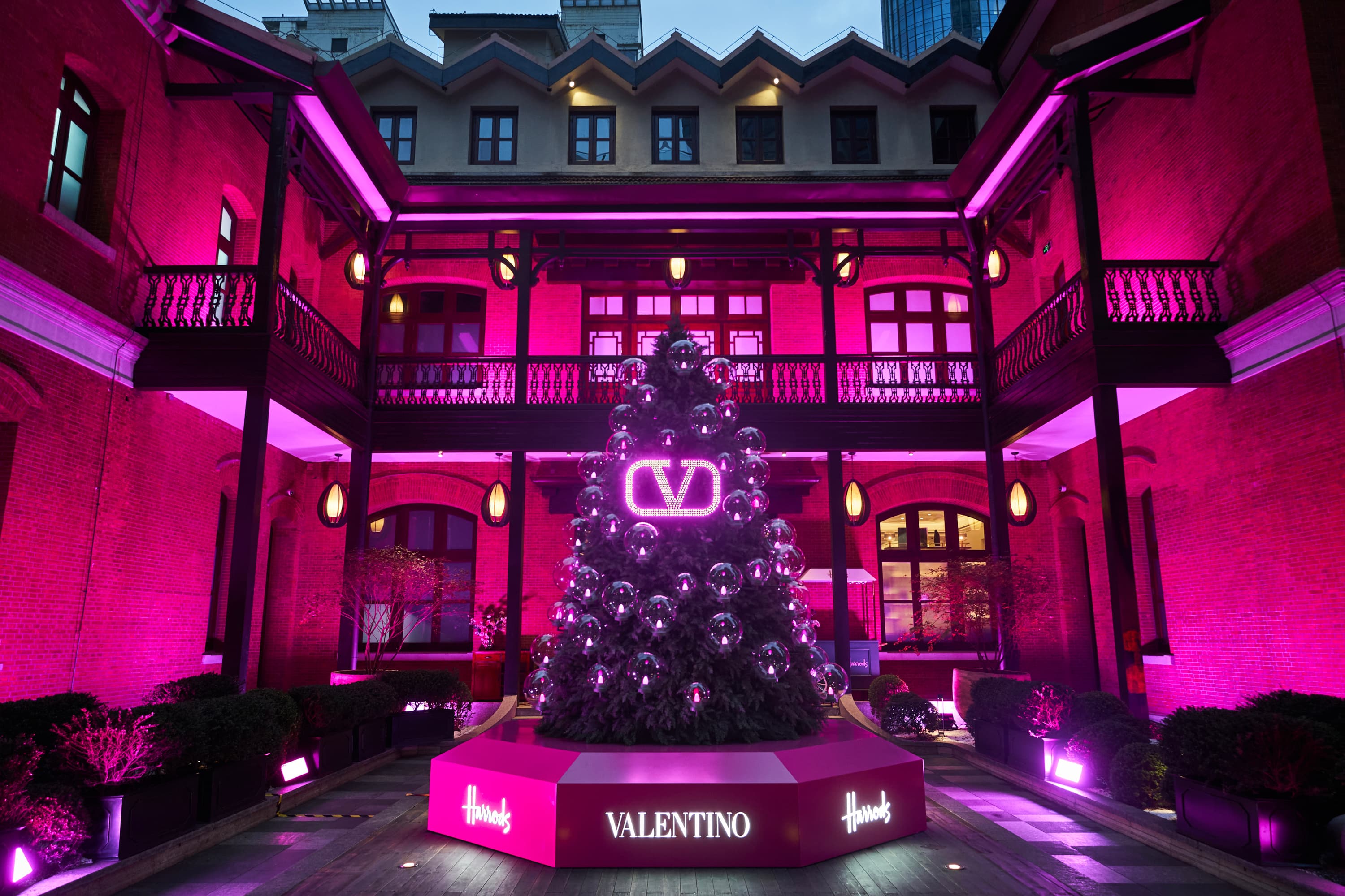 Harrods Turns Valentino Pink for the Holidays 2023 store scout