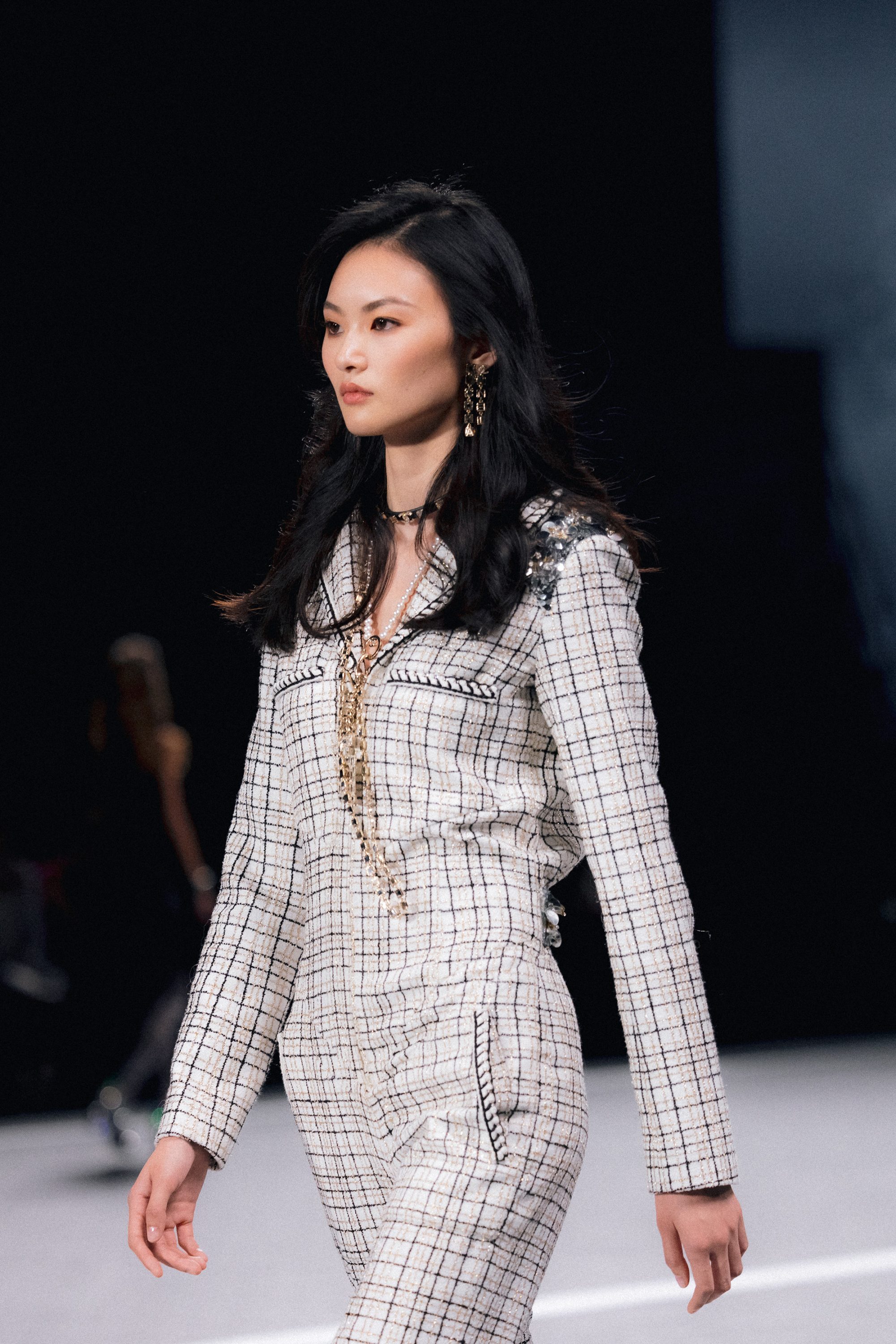 Chanel Cruise 2024 Shenzhen Fashion Show Atmosphere | The Impression