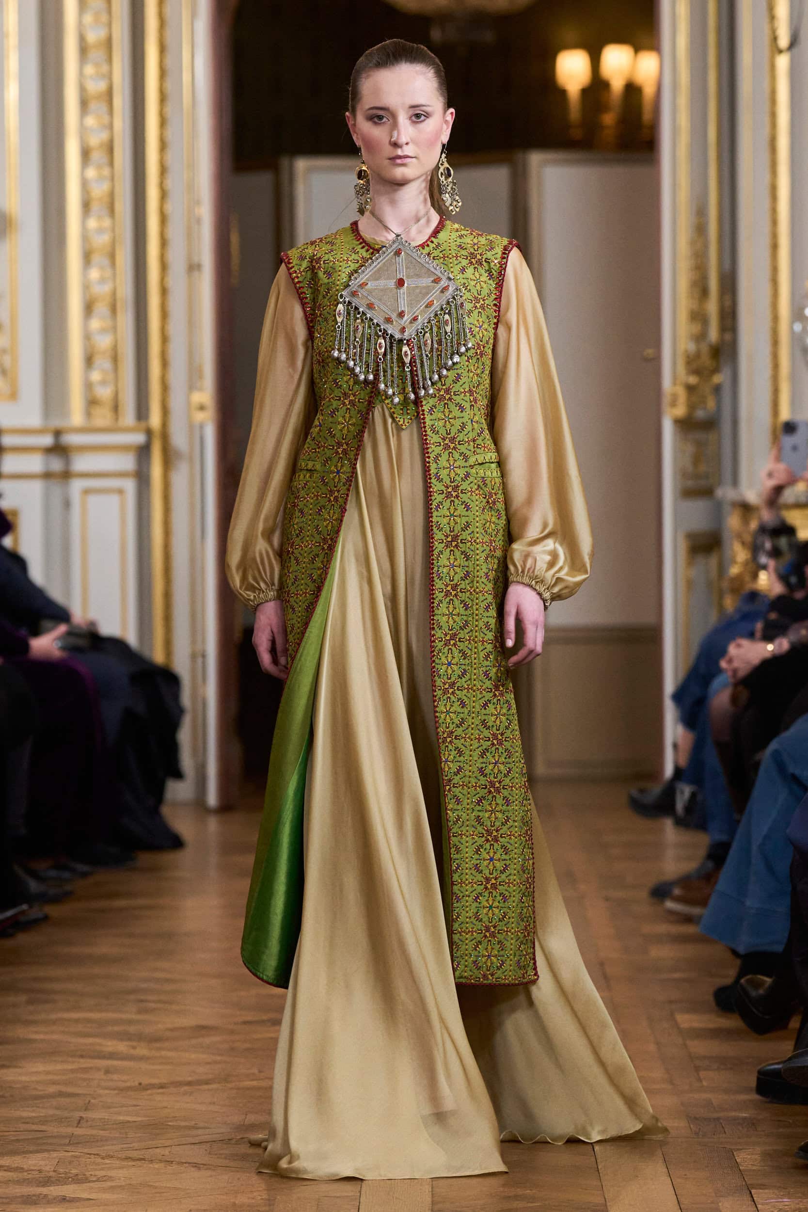 Oriental Fashion Show Spring 2024 Couture Fashion Show