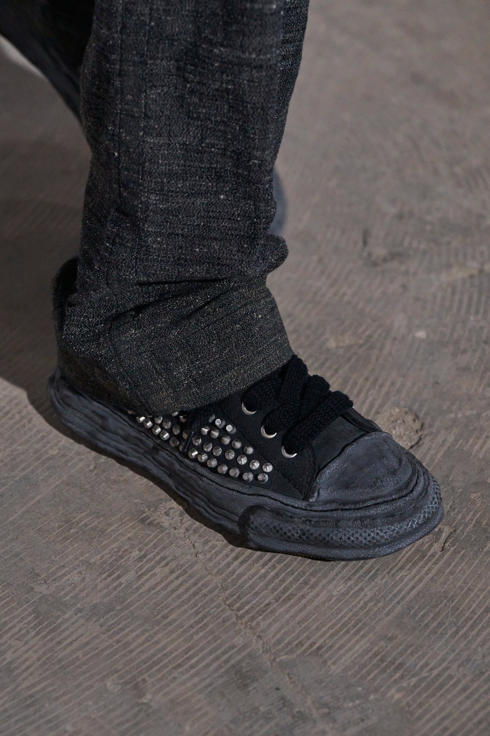 Maison Mihara Yasuhiro Fall 2024 Men’s Fashion Show Details