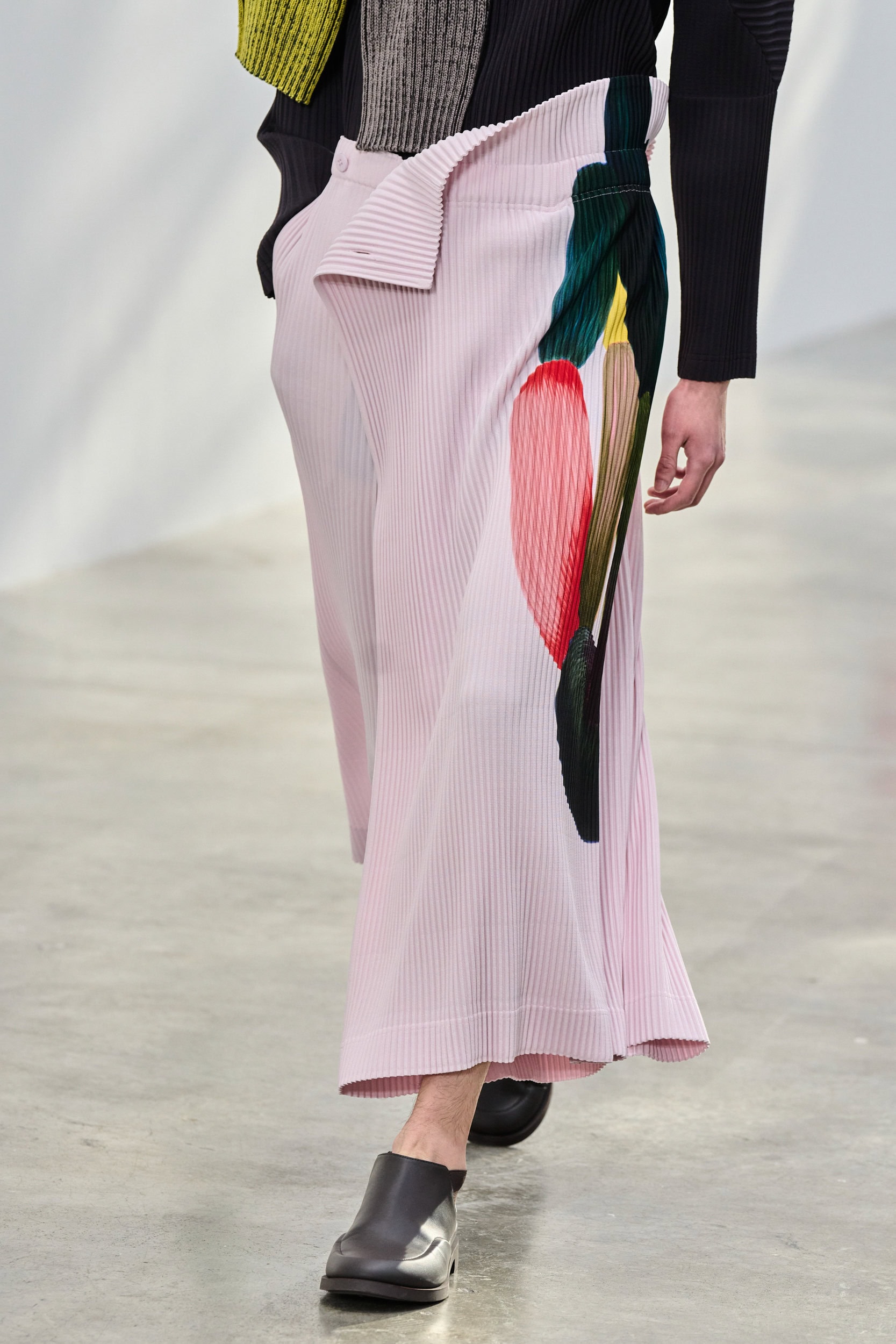 Homme Plisse Issey Miyake Fall 2024 Men’s Fashion Show Details