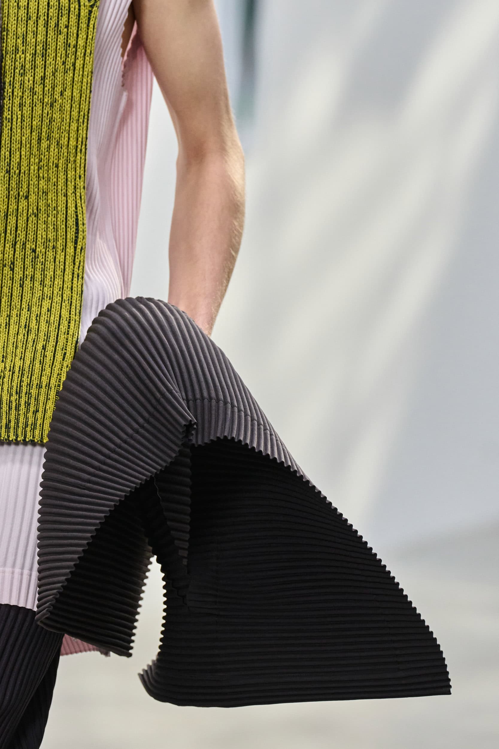 Homme Plisse Issey Miyake Fall 2024 Men’s Fashion Show Details