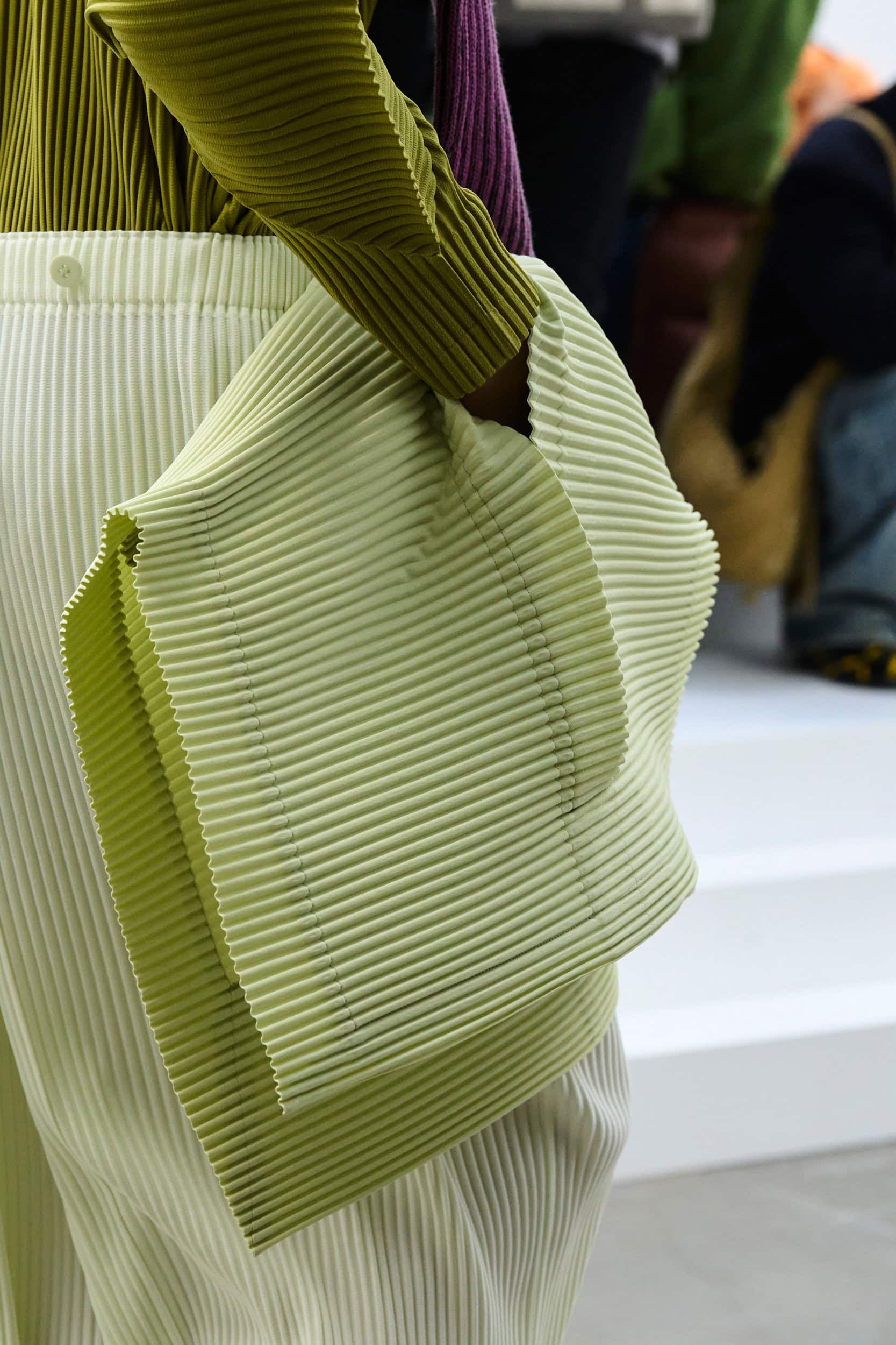 Homme Plisse Issey Miyake Fall 2024 Men’s Fashion Show Details