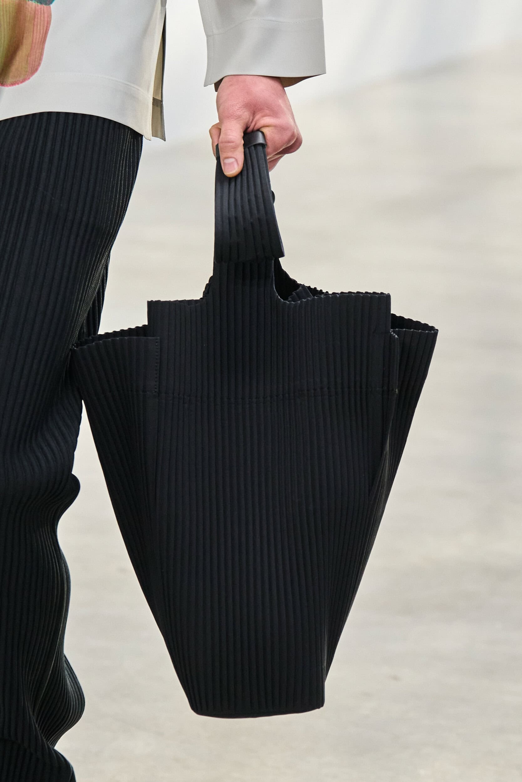Homme Plisse Issey Miyake Fall 2024 Men’s Fashion Show Details