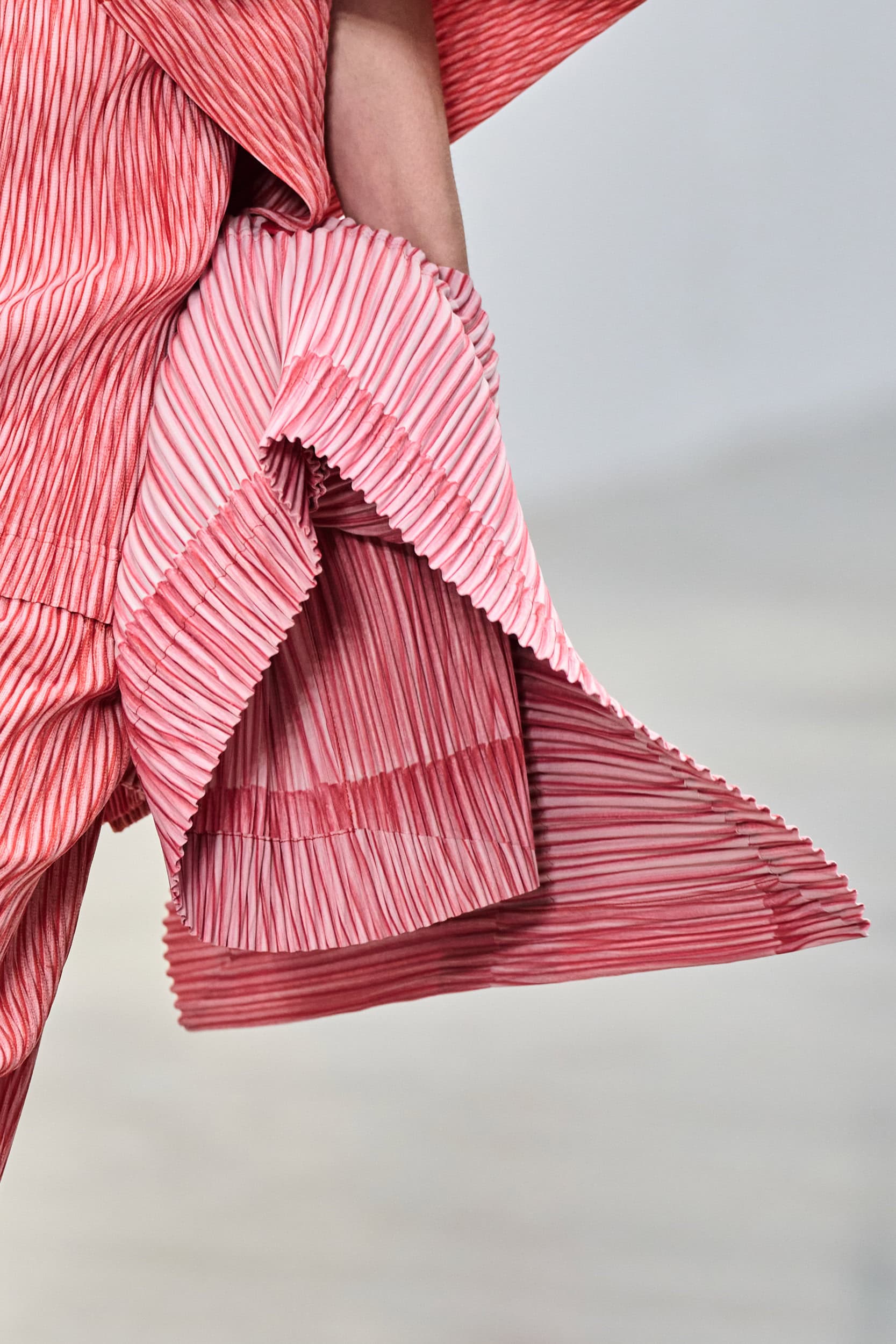 Homme Plisse Issey Miyake Fall 2024 Men’s Fashion Show Details