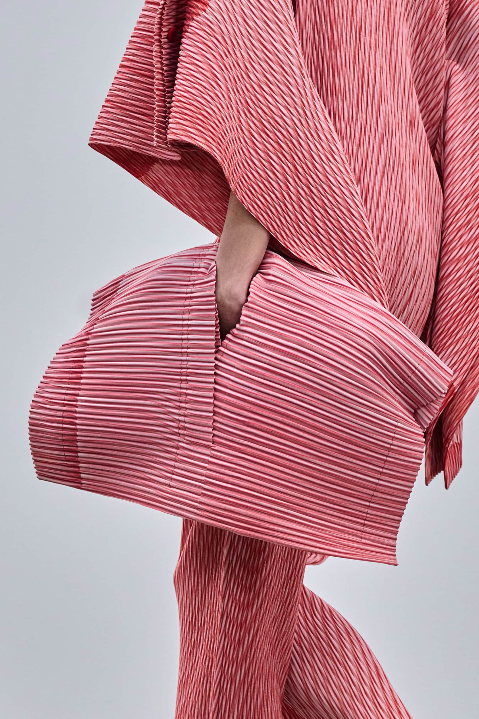 Homme Plisse Issey Miyake Fall 2024 Men’s Fashion Show Details