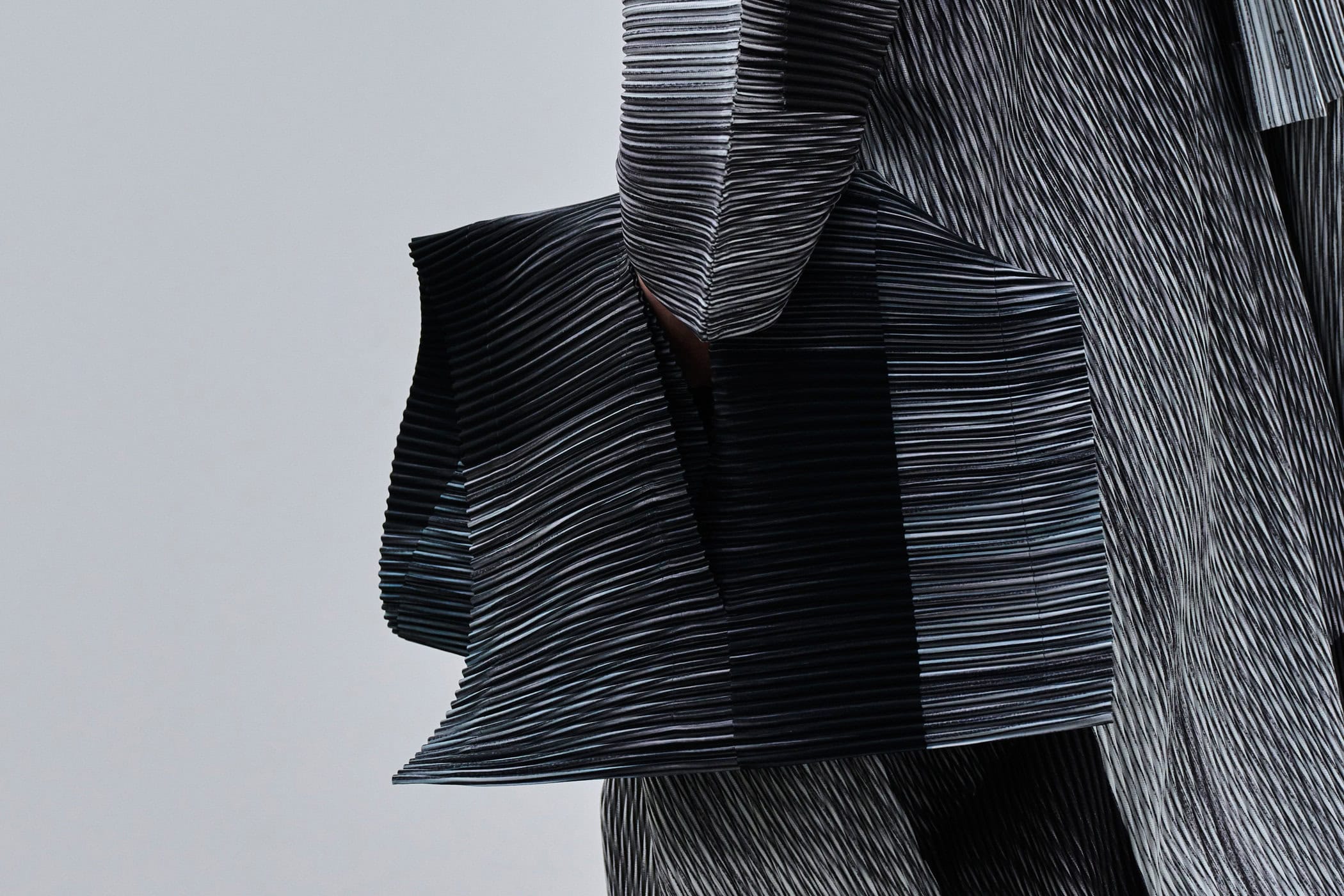Homme Plisse Issey Miyake Fall 2024 Men’s Fashion Show Details
