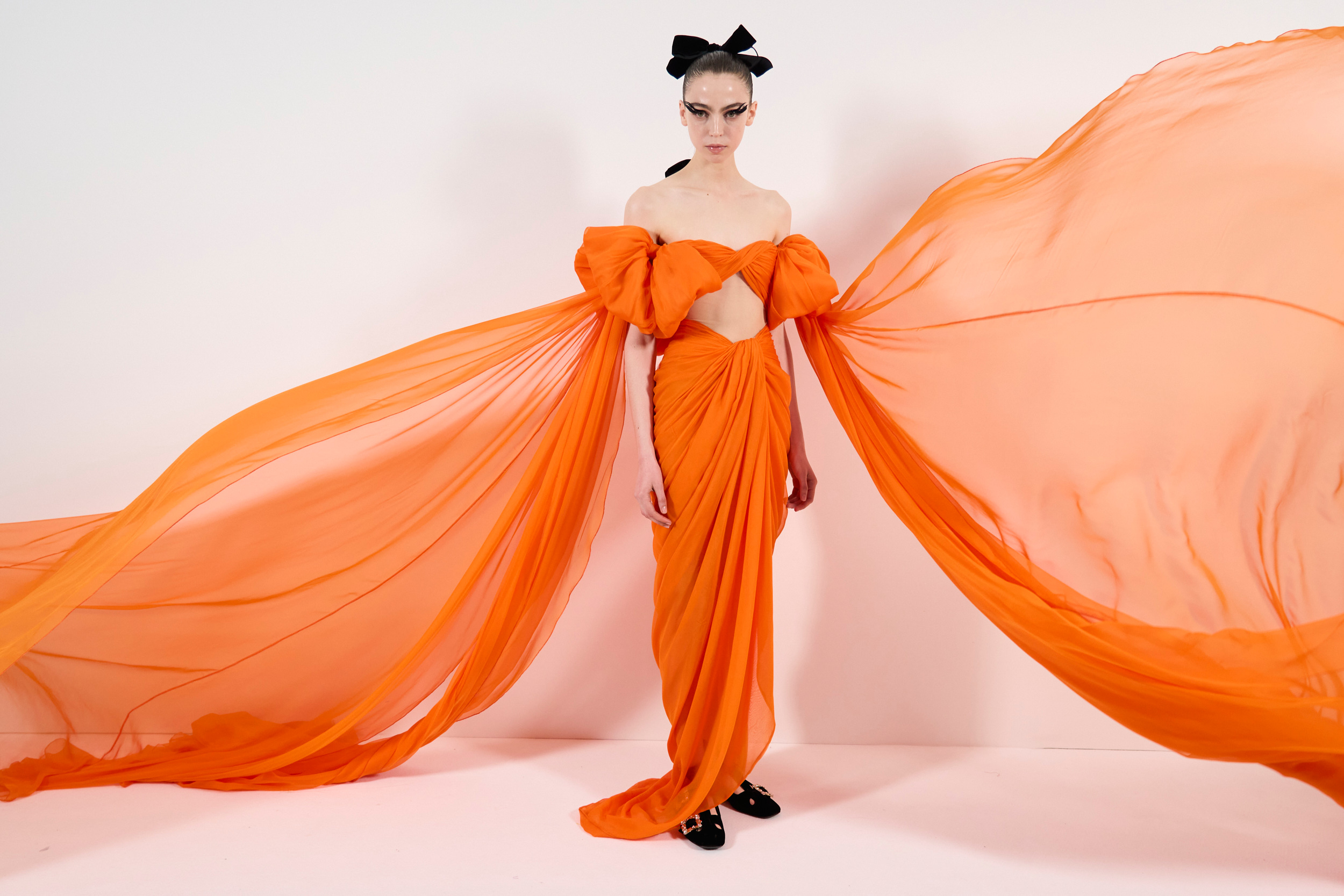 Giambattista Valli Spring 2024 Couture Fashion Show Backstage