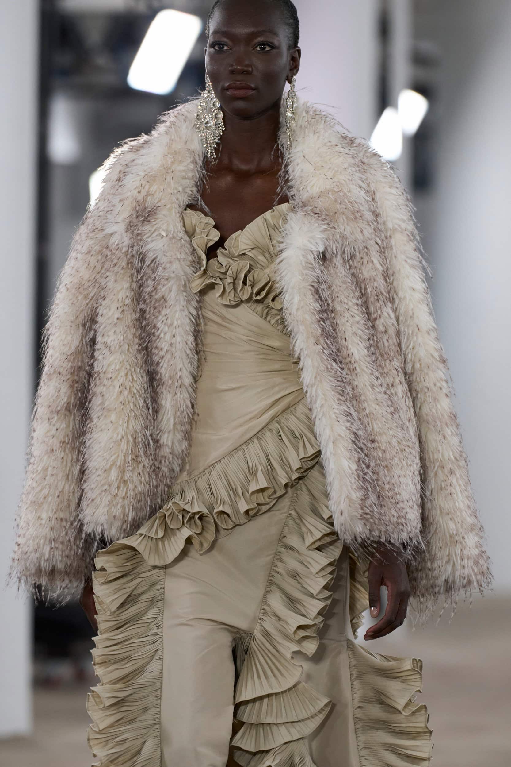 Badgley Mischka  Fall 2024 Fashion Show Details