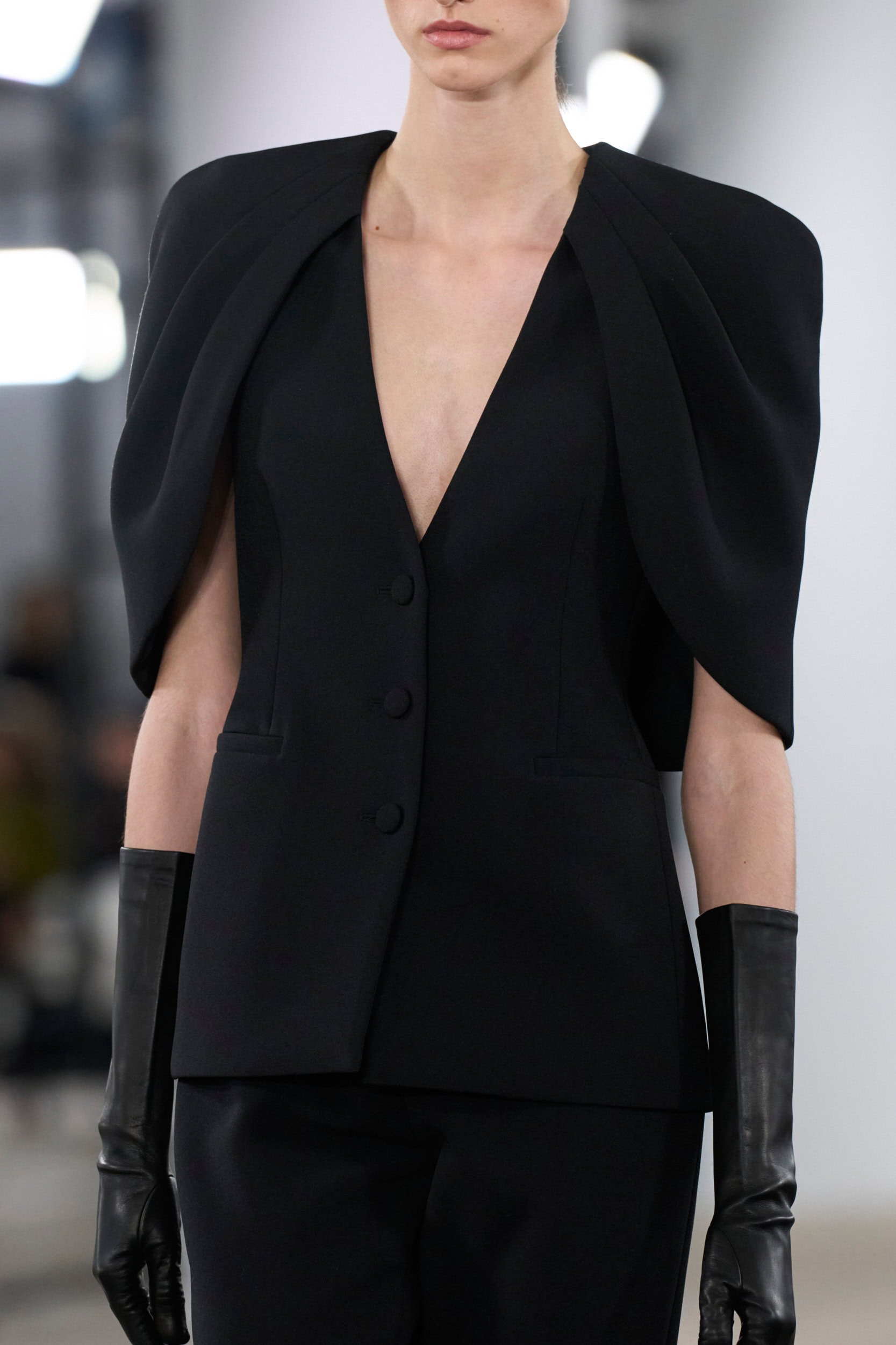 Badgley Mischka  Fall 2024 Fashion Show Details