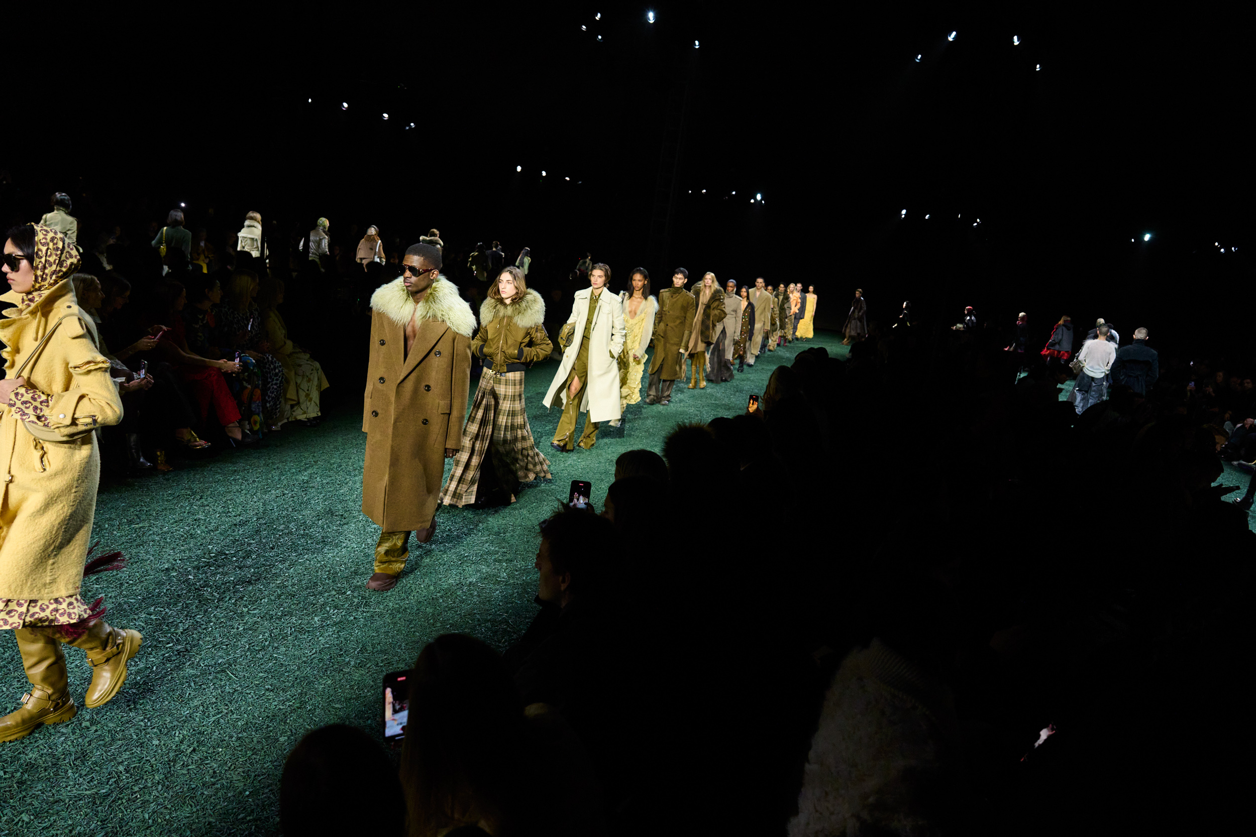 Burberry  Fall 2024 Fashion Show Atmosphere