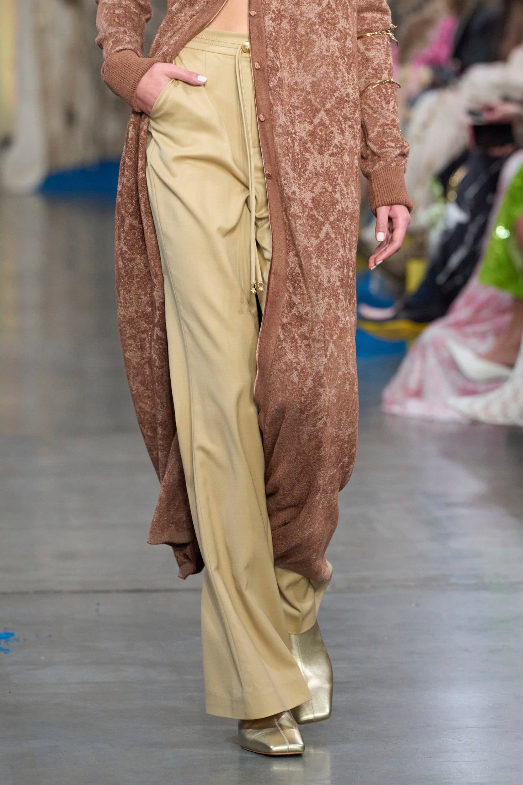 Sarawong  Fall 2024 Fashion Show Details