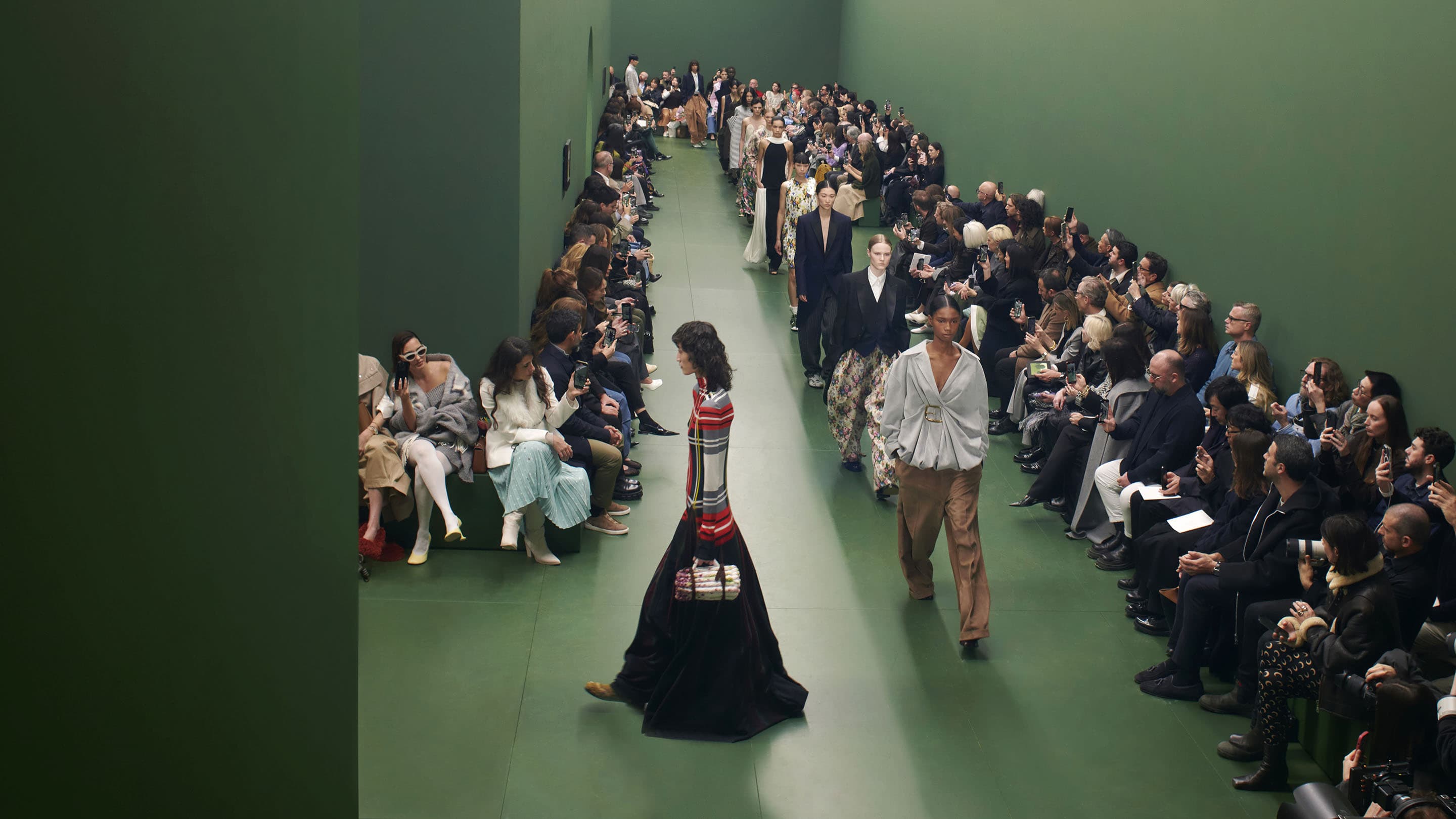 Loewe Fall 2024 Fashion Show Atmosphere The Impression   LOEWE FW24 WW SHOW FINALE RGB CROPPED 16x9 2 