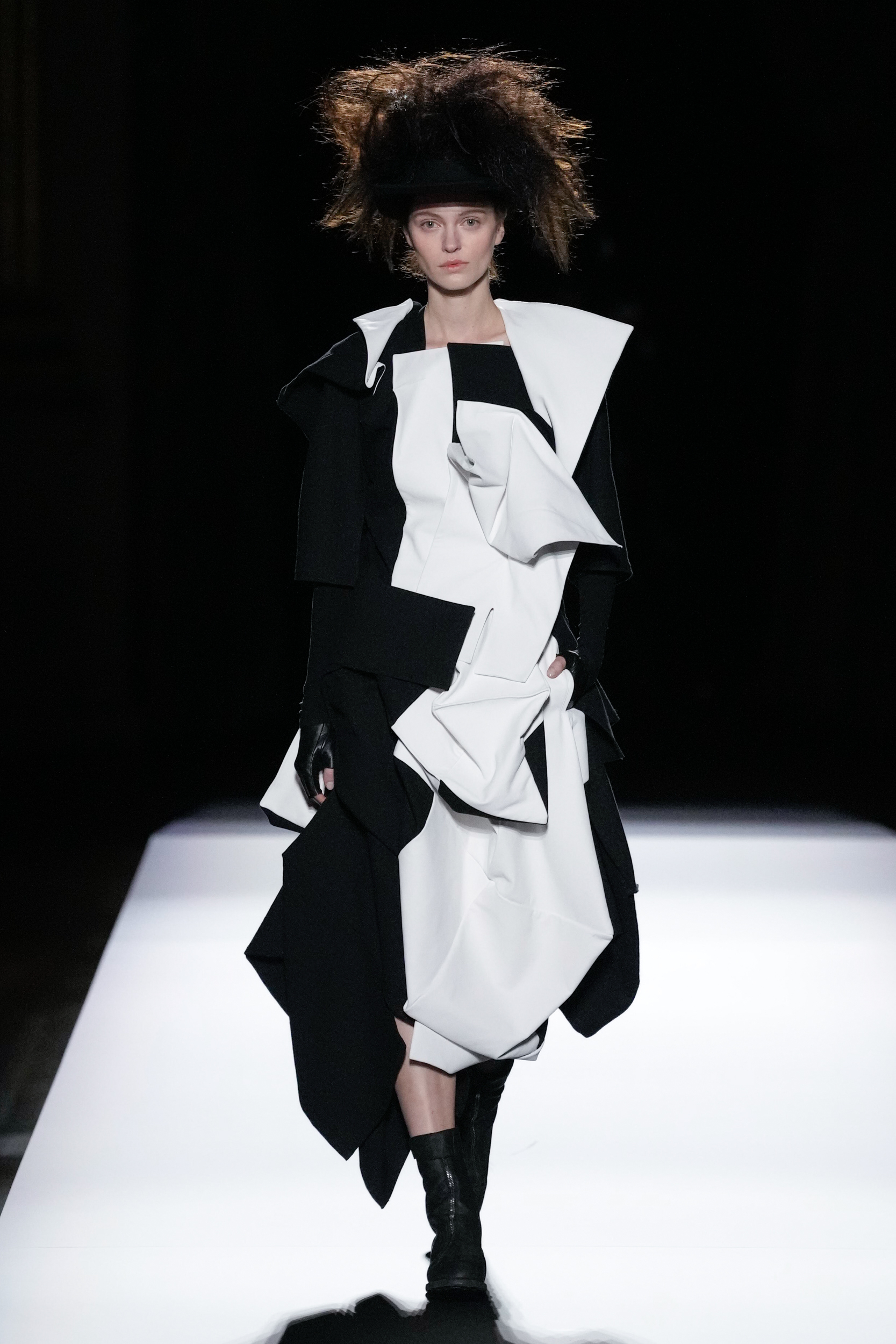 Yohji Yamamoto  Fall 2024 Fashion Show