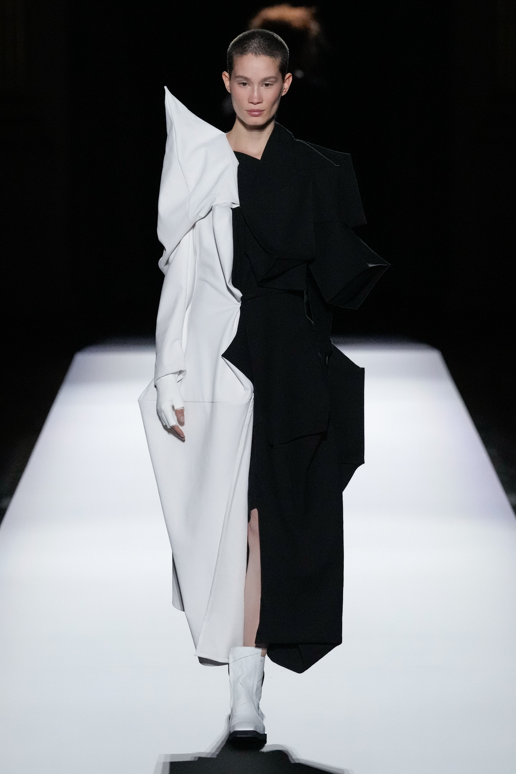 Yohji Yamamoto  Fall 2024 Fashion Show