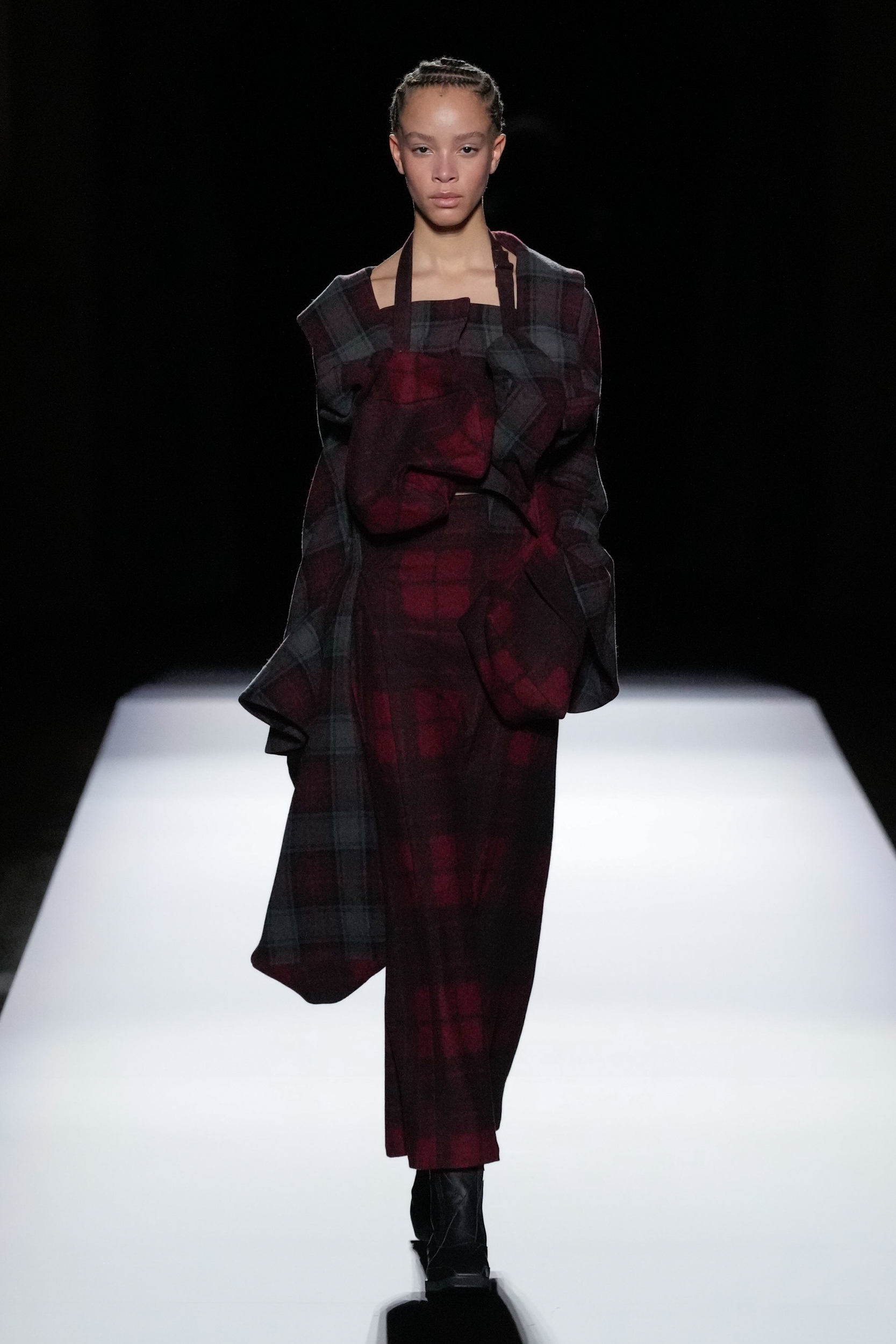 Yohji Yamamoto  Fall 2024 Fashion Show