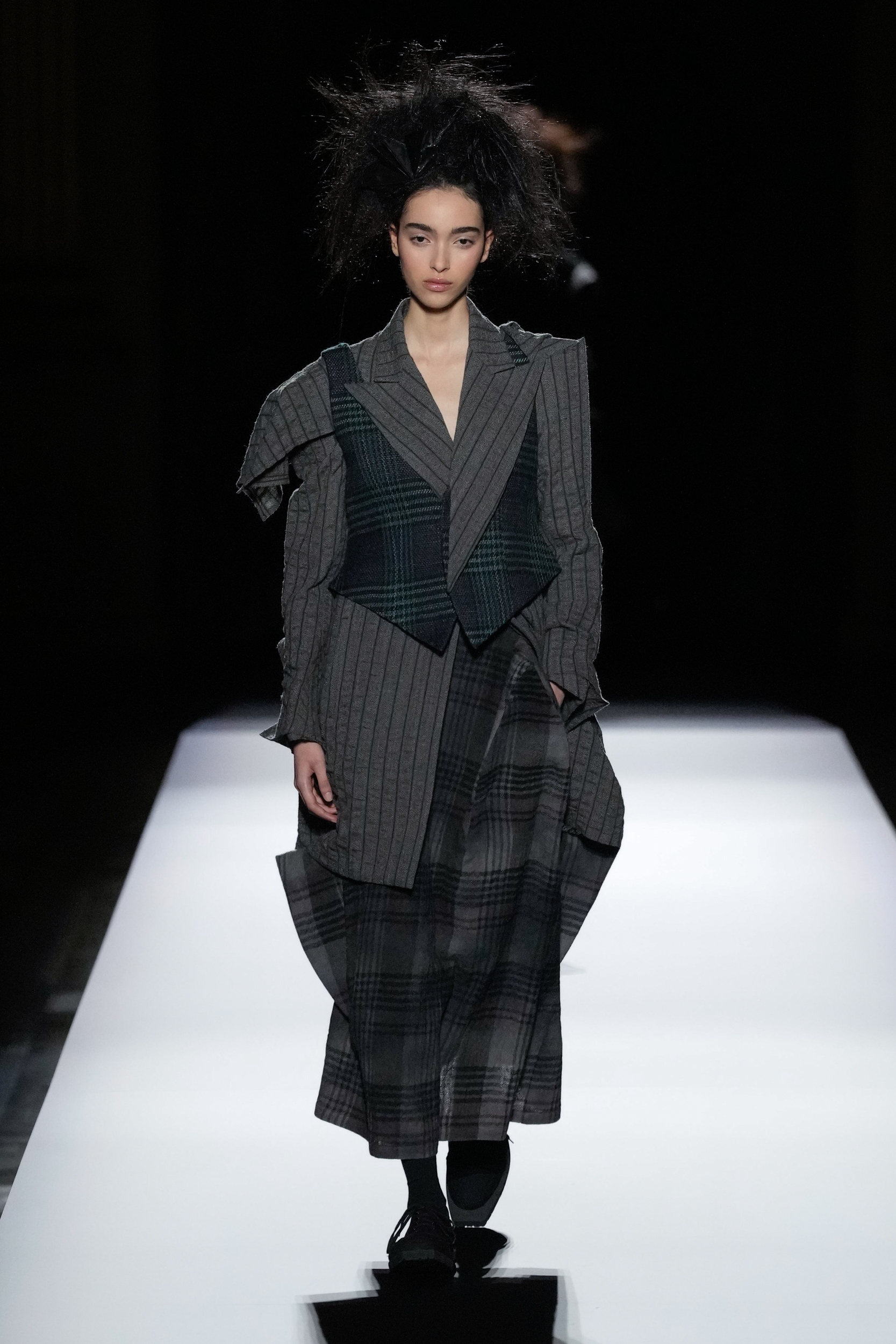 Yohji Yamamoto  Fall 2024 Fashion Show