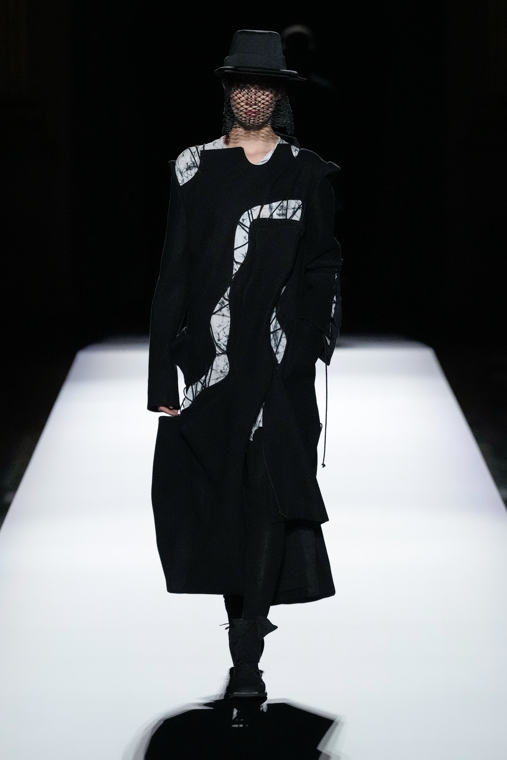 Yohji Yamamoto  Fall 2024 Fashion Show