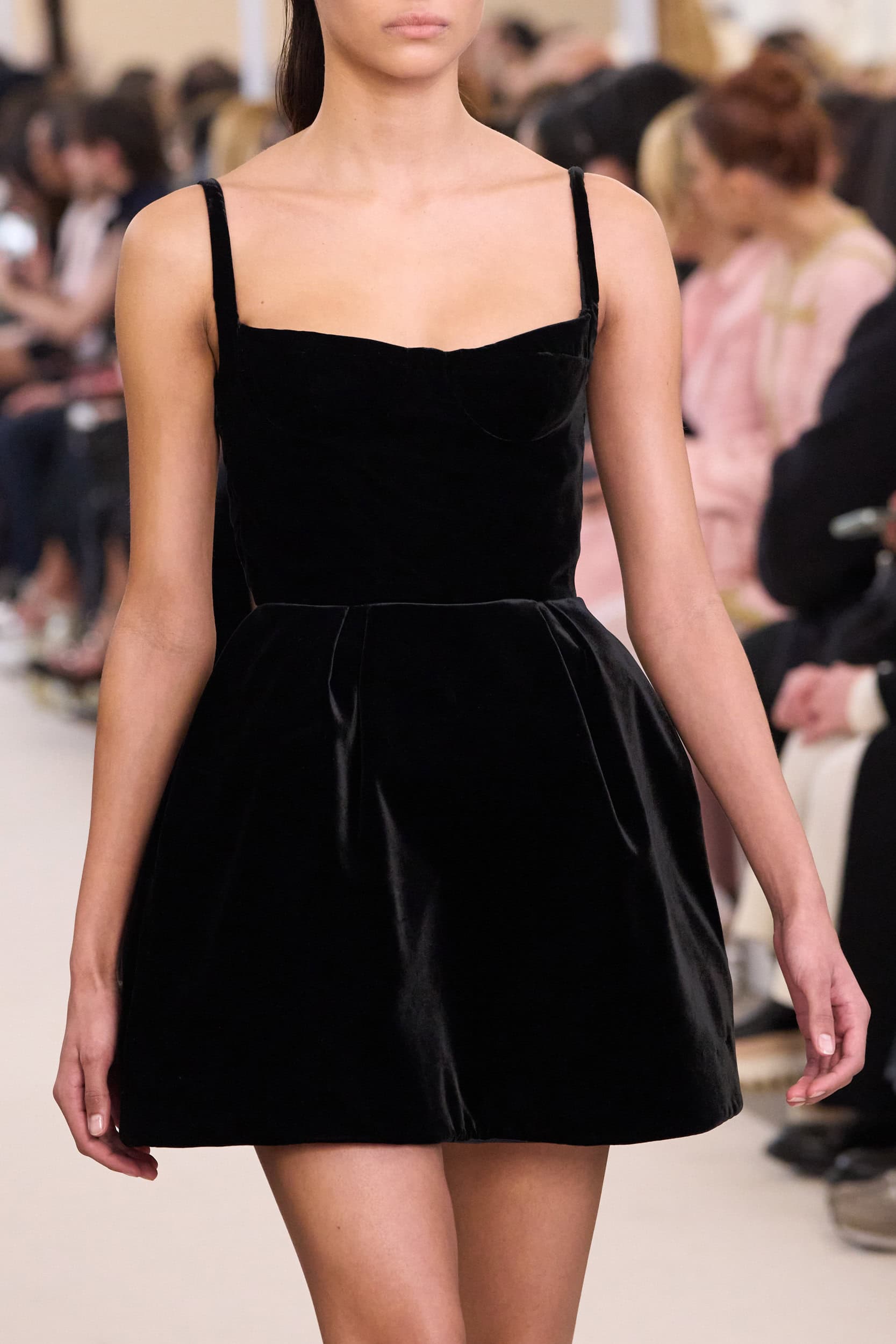 Giambattista Valli  Fall 2024 Fashion Show Details