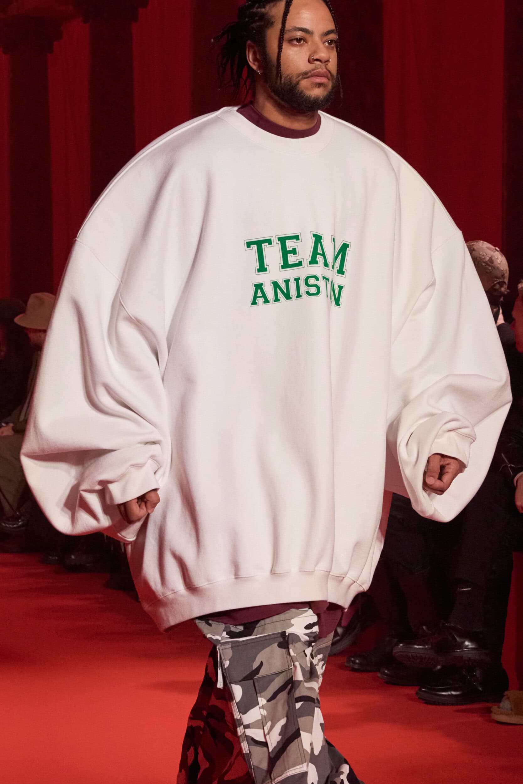 Vetements  Fall 2024 Fashion Show Details