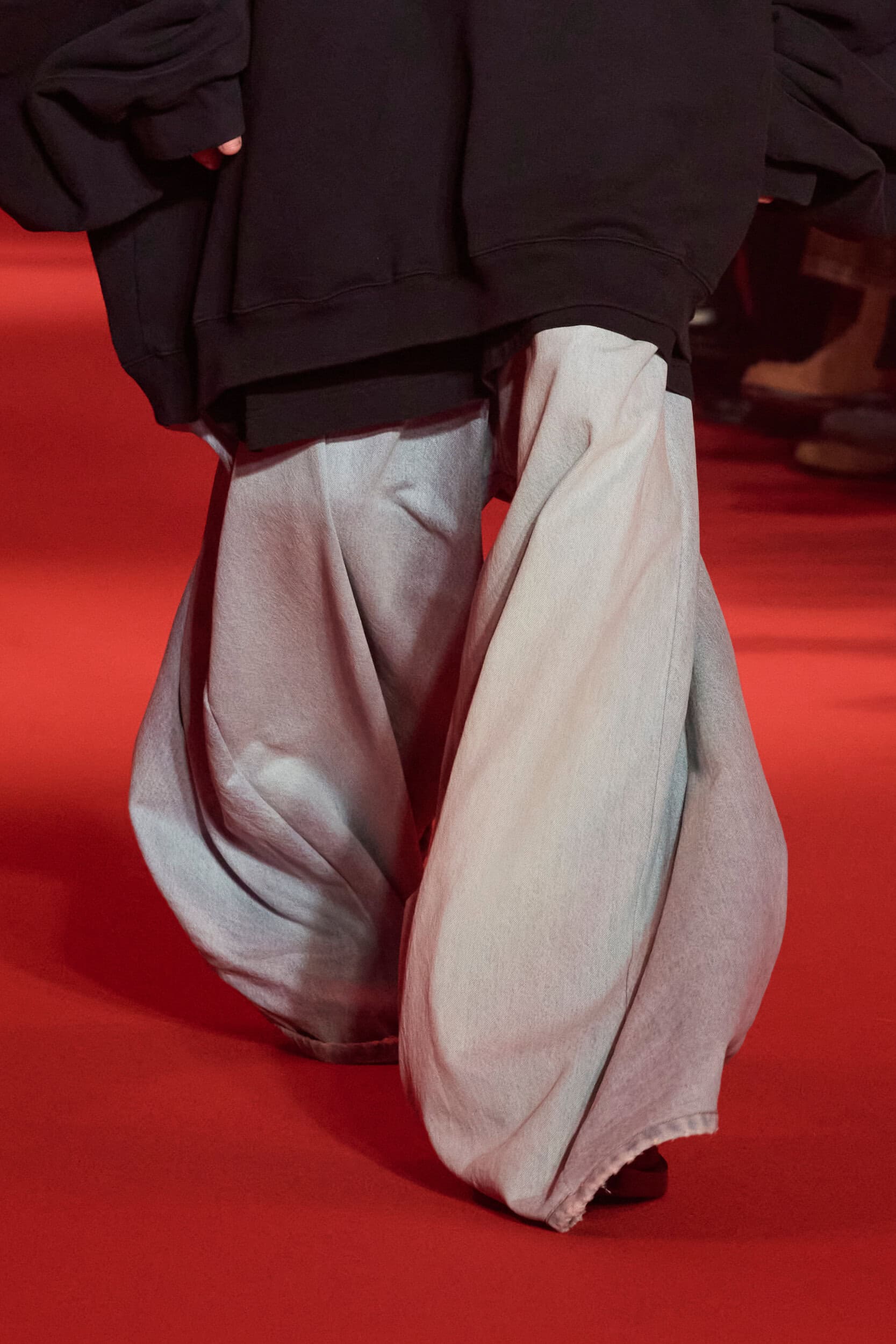 Vetements  Fall 2024 Fashion Show Details