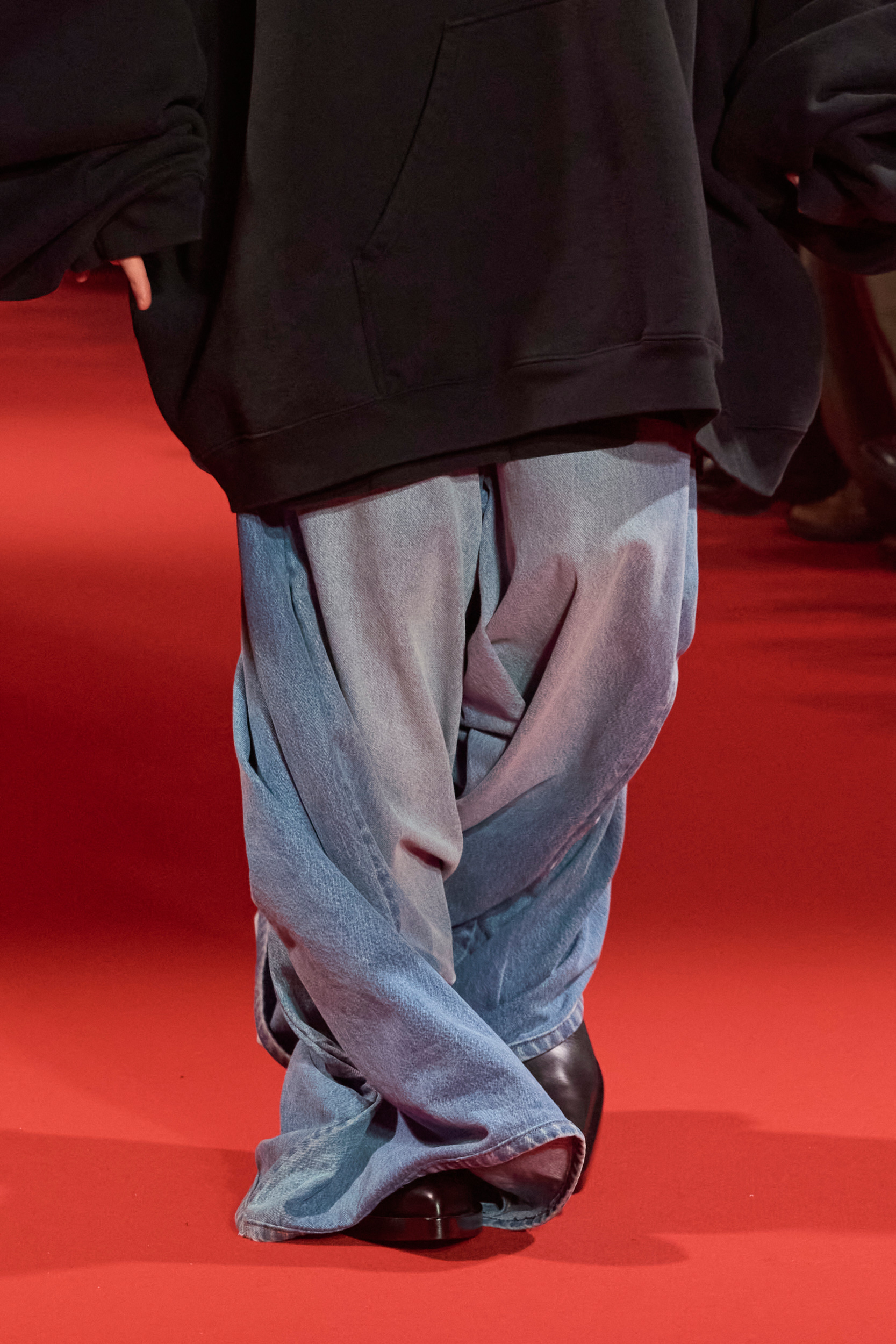 Vetements  Fall 2024 Fashion Show Details