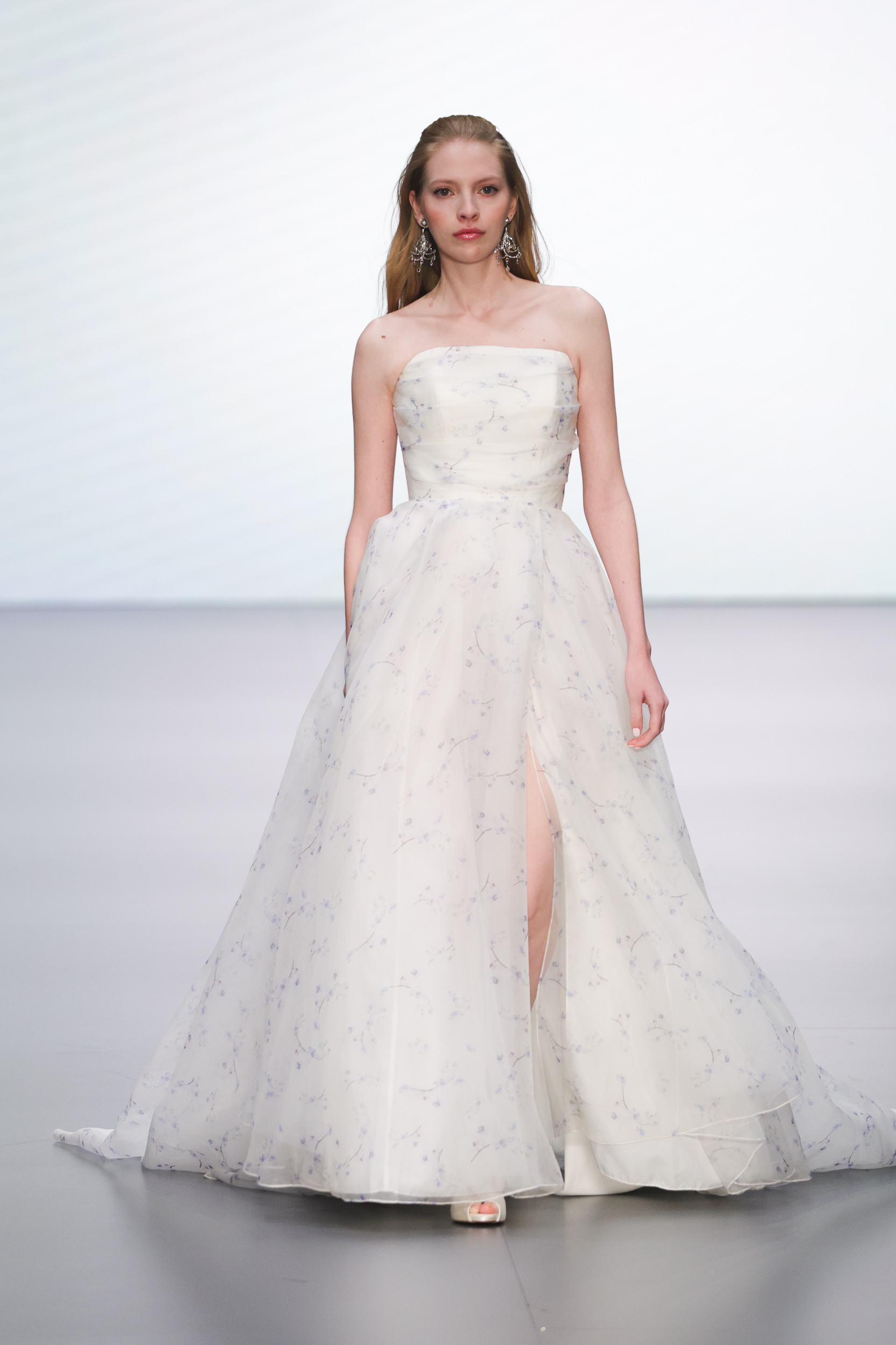 Caroline Castigliano  Bridal 2025 Fashion Show 